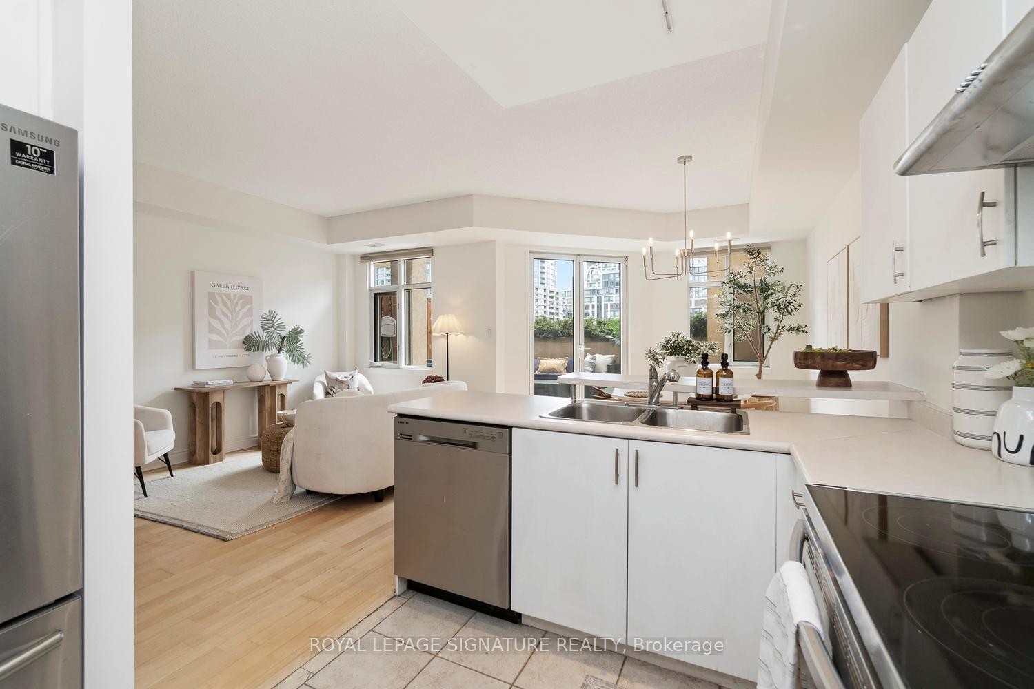 









550


Front

Street West, 207,
Toronto,




ON
M5V 3N5

