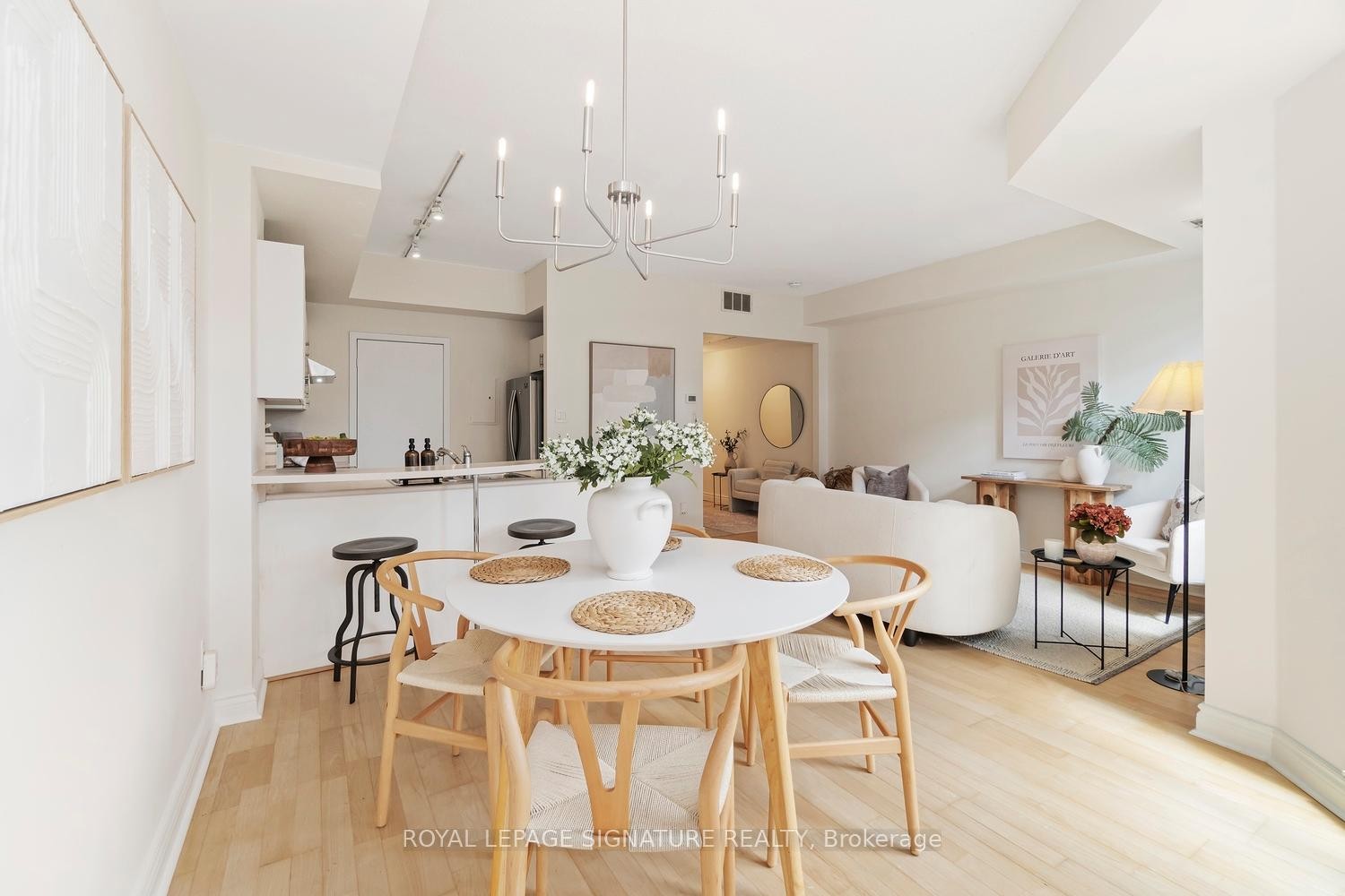 









550


Front

Street West, 207,
Toronto,




ON
M5V 3N5

