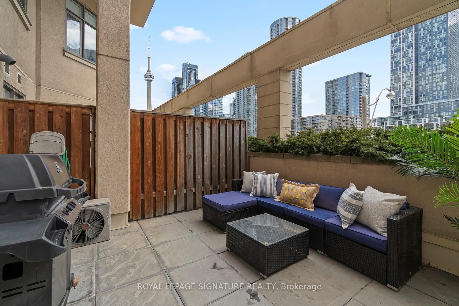 









550


Front

Street West, 207,
Toronto,




ON
M5V 3N5

