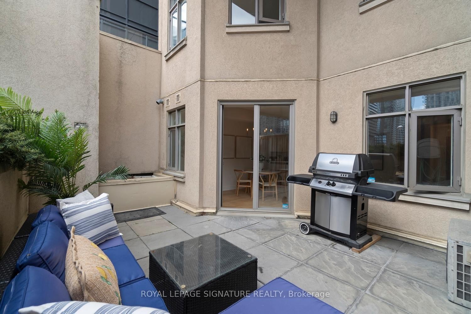 









550


Front

Street West, 207,
Toronto,




ON
M5V 3N5

