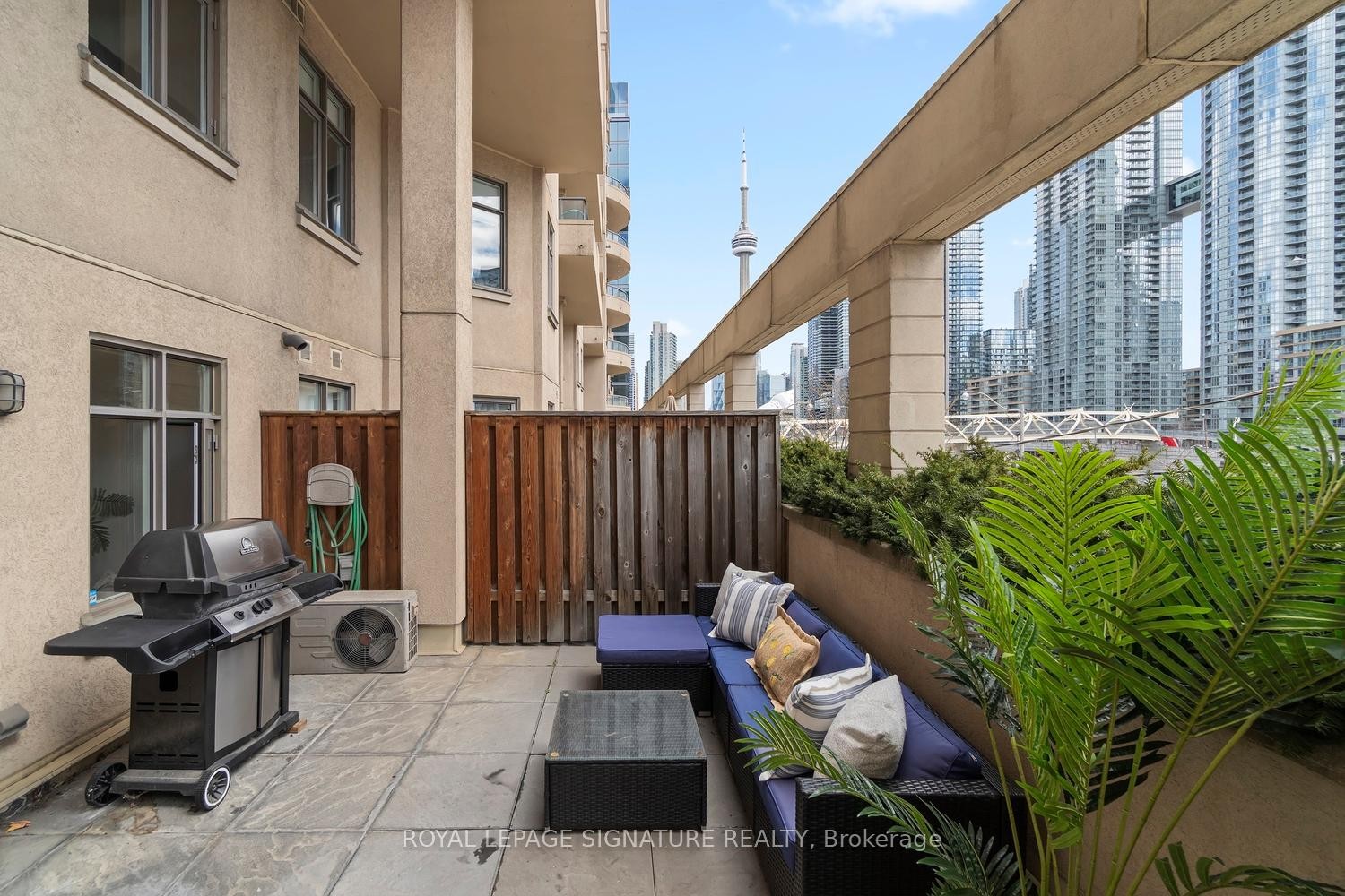 









550


Front

Street West, 207,
Toronto,




ON
M5V 3N5


