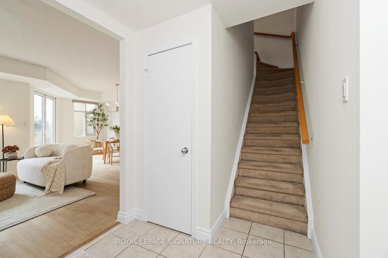 









550


Front

Street West, 207,
Toronto,




ON
M5V 3N5


