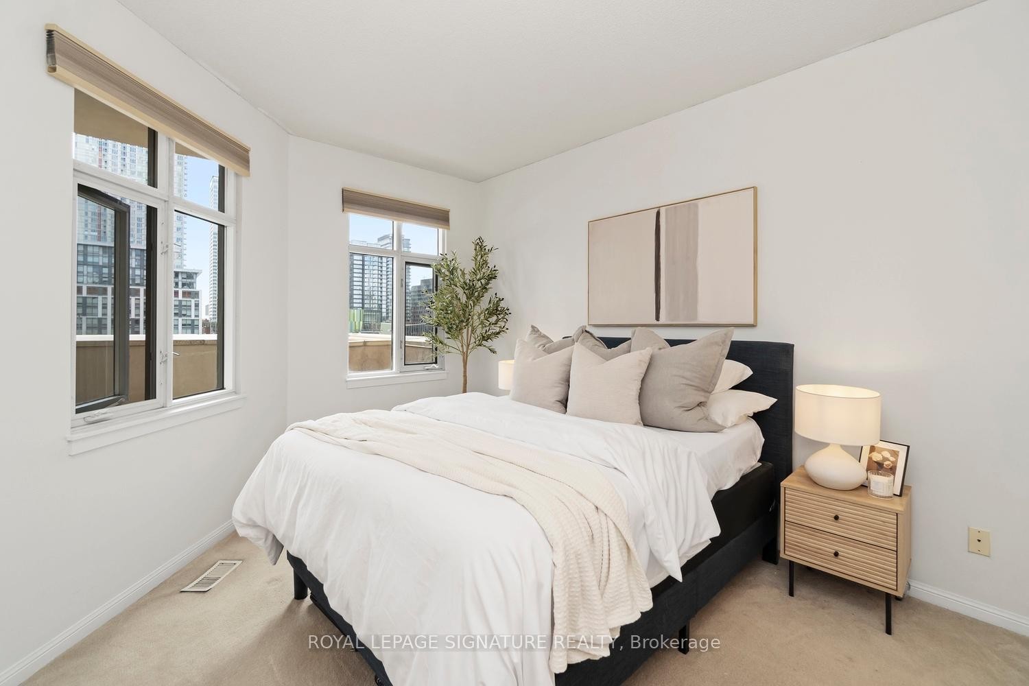 









550


Front

Street West, 207,
Toronto,




ON
M5V 3N5

