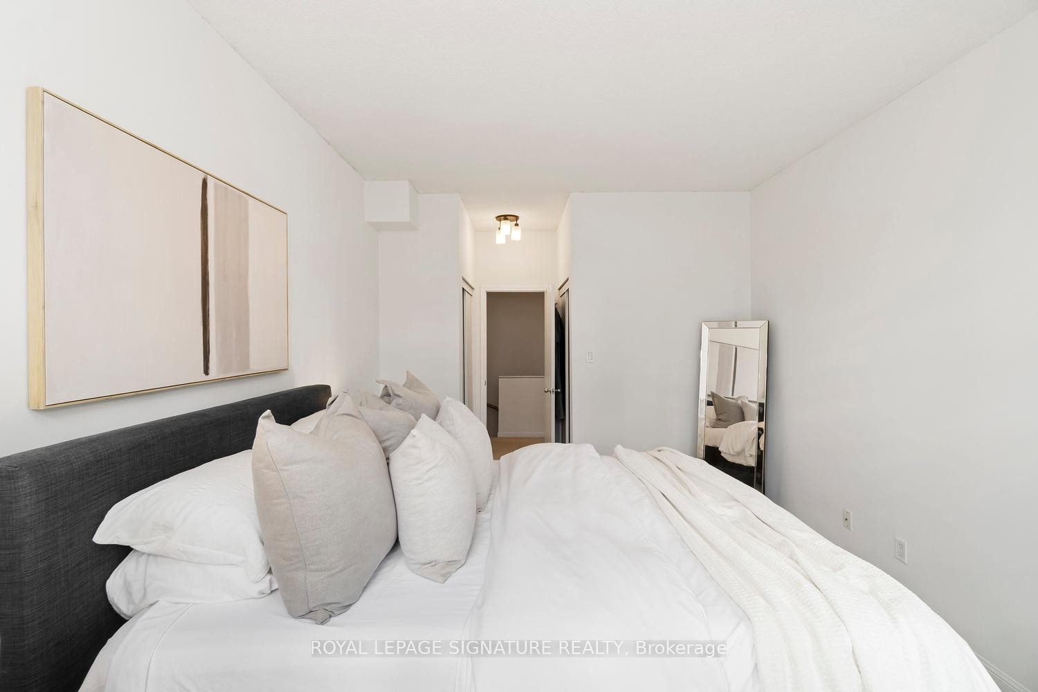 









550


Front

Street West, 207,
Toronto,




ON
M5V 3N5

