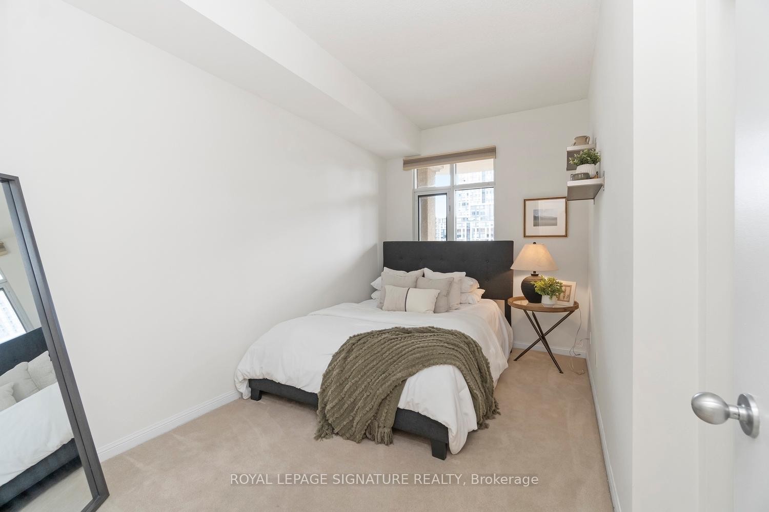 









550


Front

Street West, 207,
Toronto,




ON
M5V 3N5

