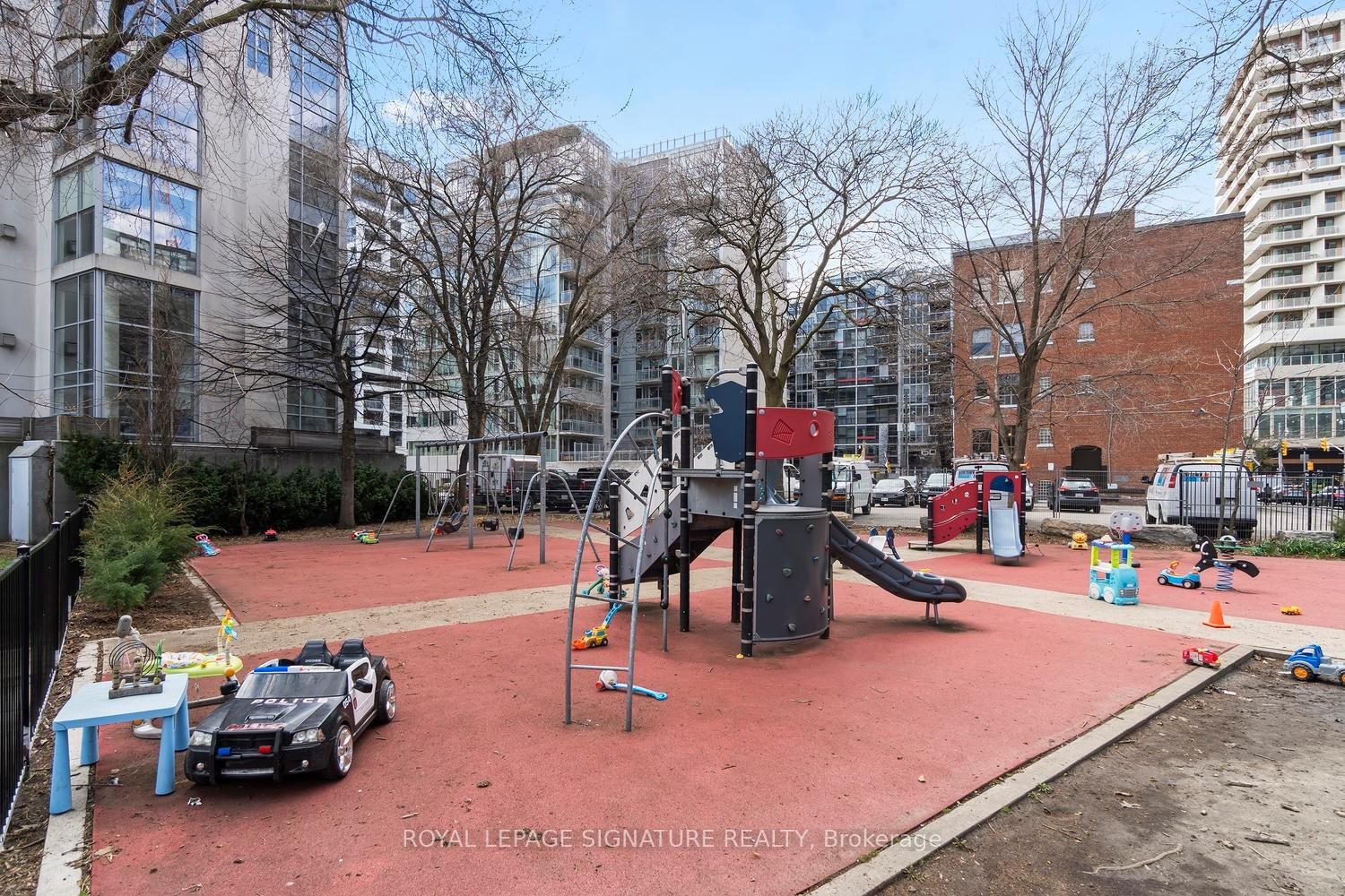 









550


Front

Street West, 207,
Toronto,




ON
M5V 3N5

