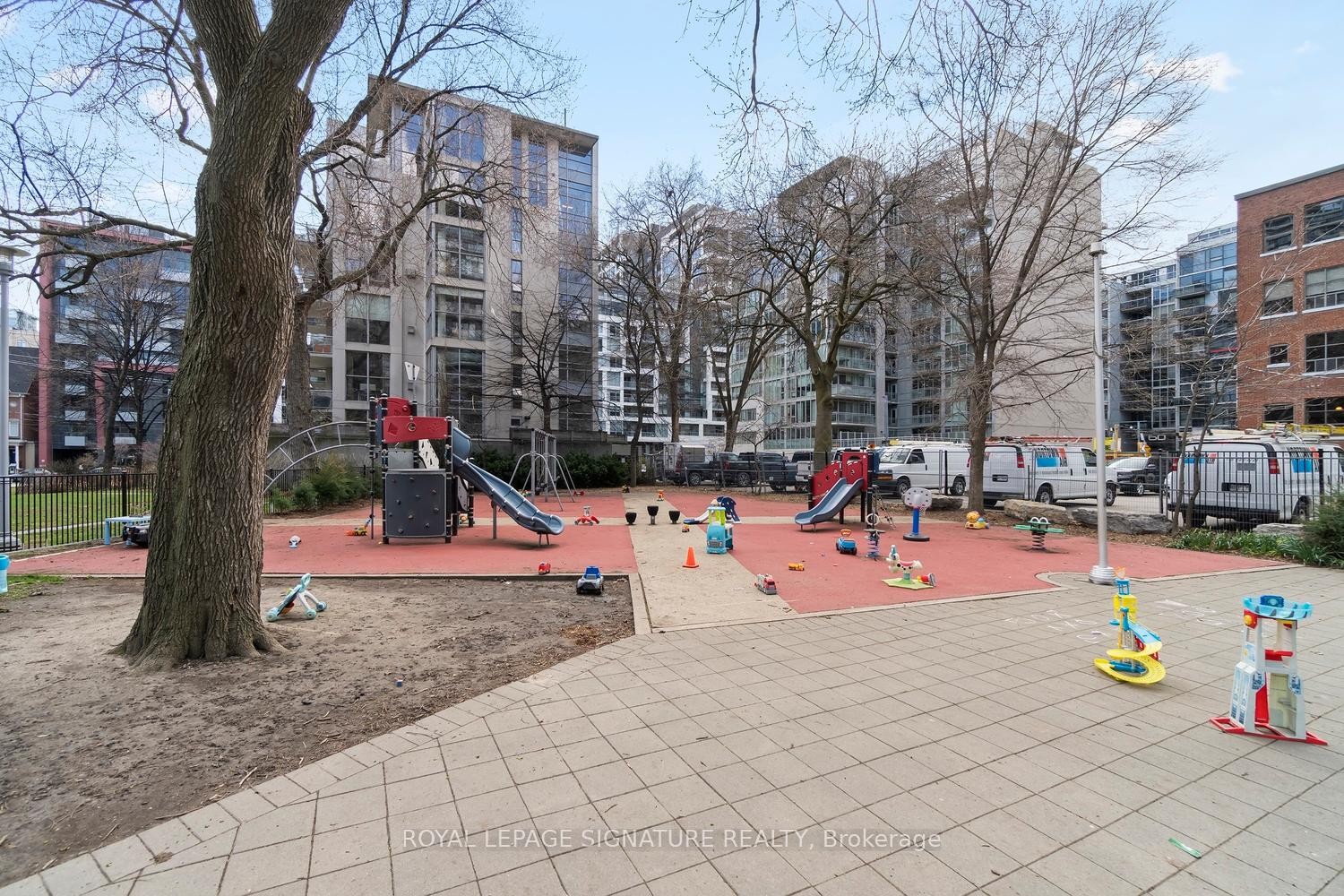 









550


Front

Street West, 207,
Toronto,




ON
M5V 3N5

