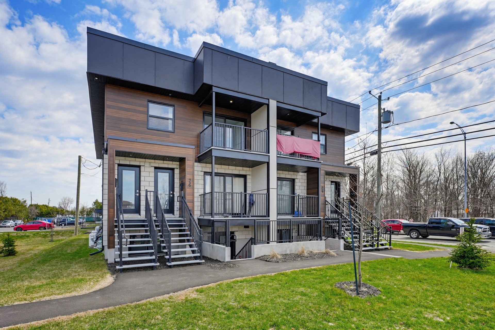 









24

 - 26


Rue des Sables

,
Gatineau (Gatineau),




QC
J8P7X6

