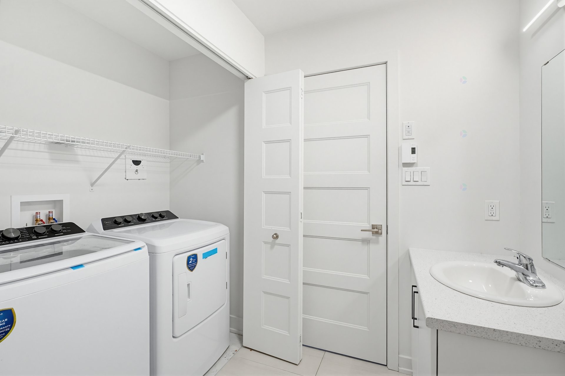 









24

 - 26


Rue des Sables

,
Gatineau (Gatineau),




QC
J8P7X6

