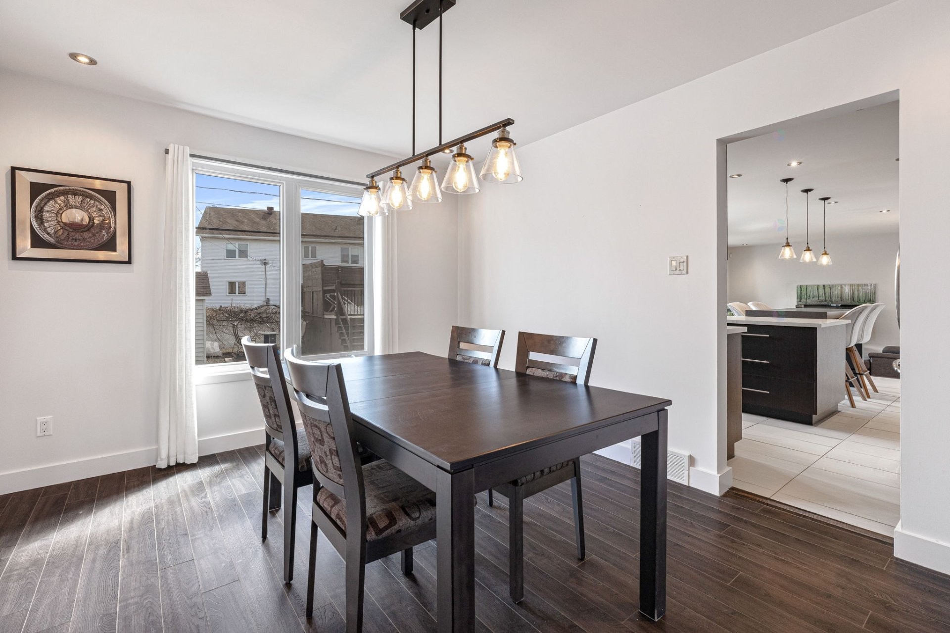 









1492


Boul. René-Gaultier

,
Varennes,




QC
J3X1L9

