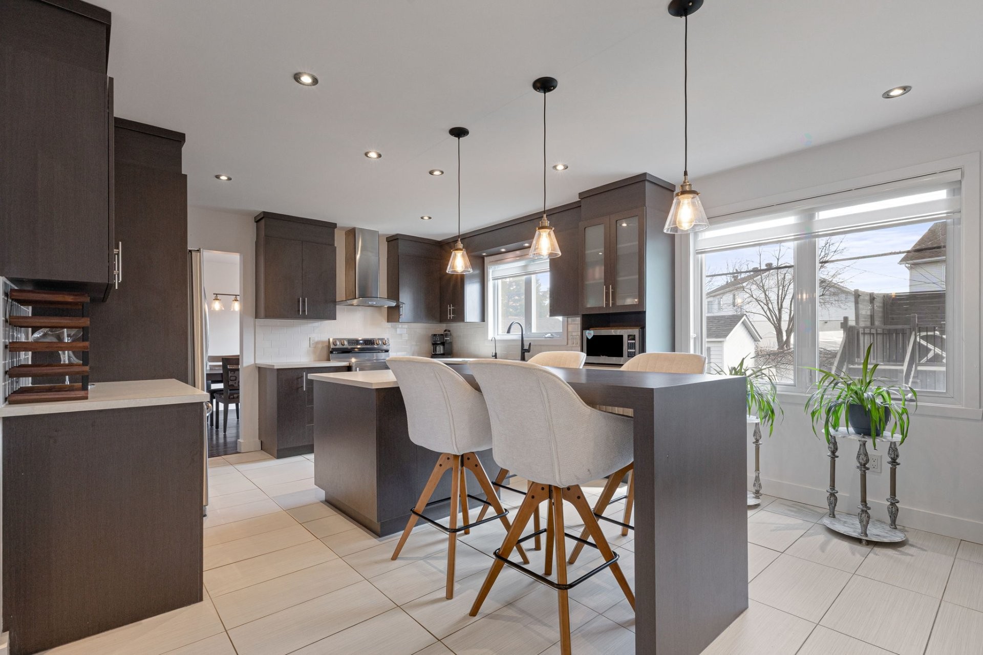 









1492


Boul. René-Gaultier

,
Varennes,




QC
J3X1L9

