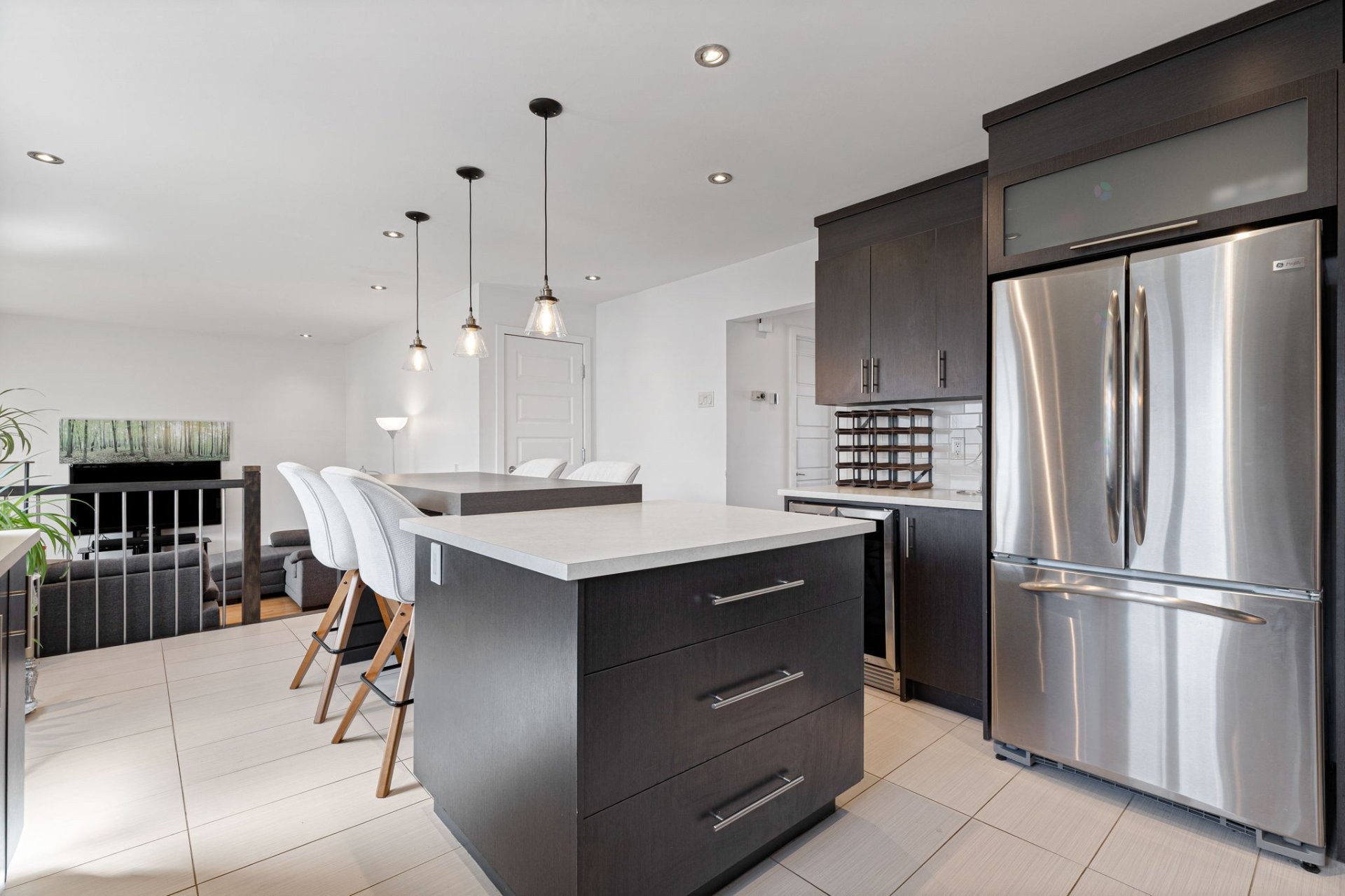 









1492


Boul. René-Gaultier

,
Varennes,




QC
J3X1L9


