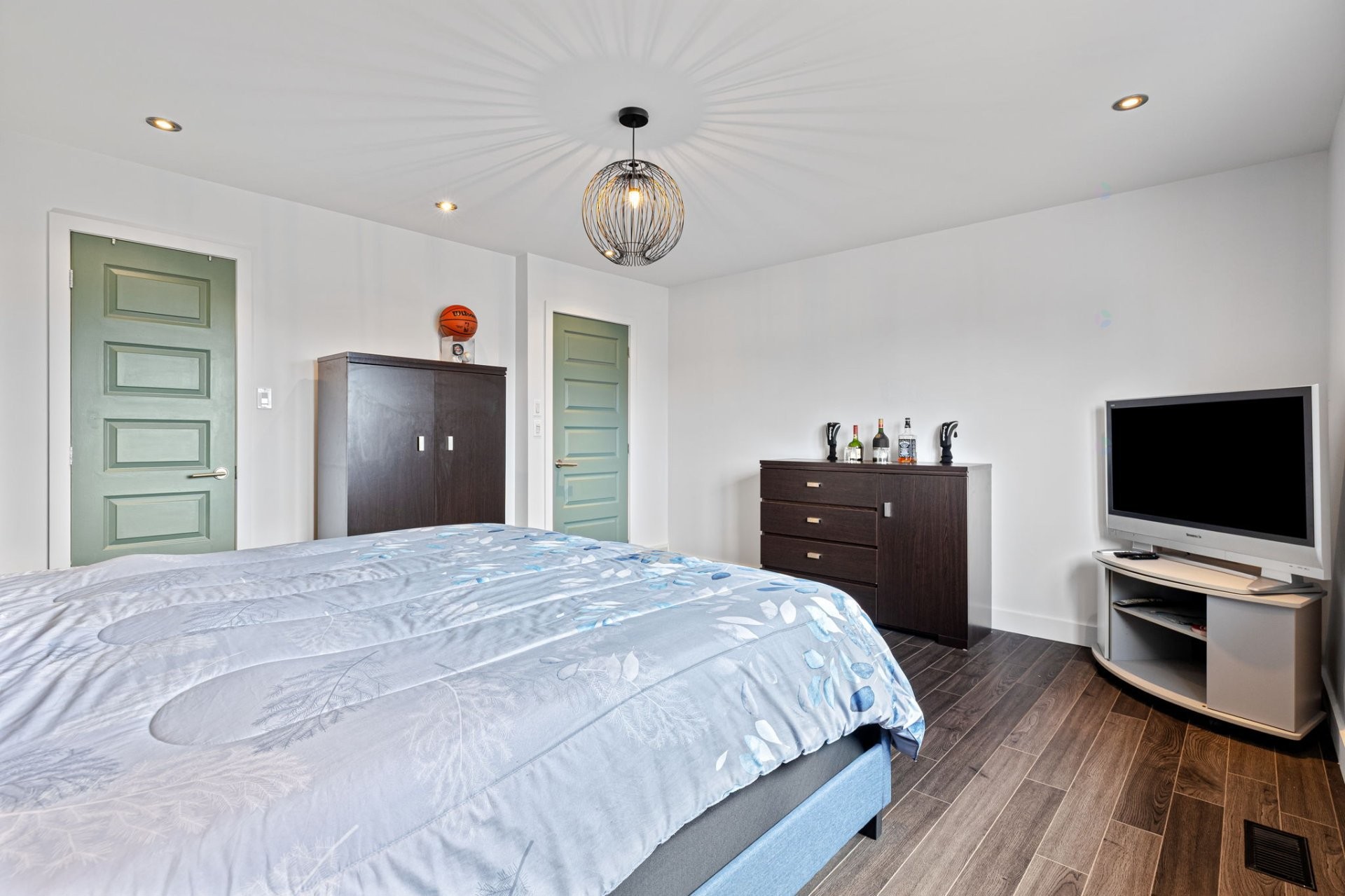 









1492


Boul. René-Gaultier

,
Varennes,




QC
J3X1L9

