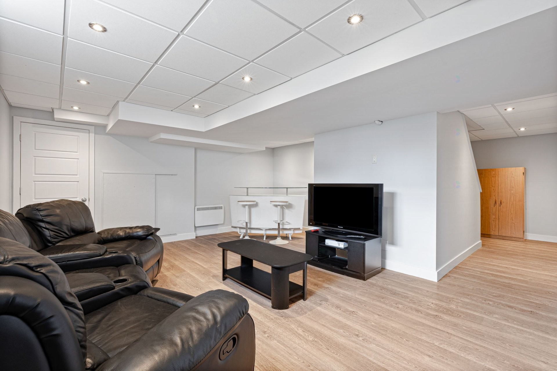 









1492


Boul. René-Gaultier

,
Varennes,




QC
J3X1L9

