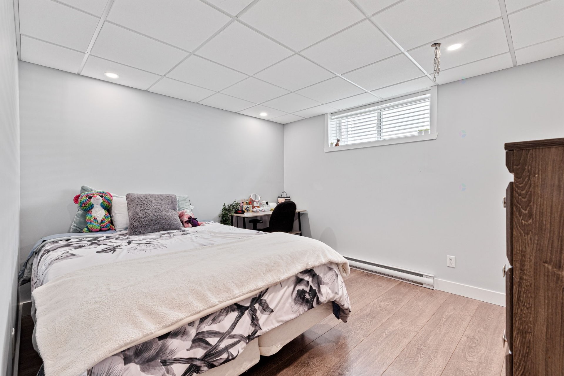 









1492


Boul. René-Gaultier

,
Varennes,




QC
J3X1L9

