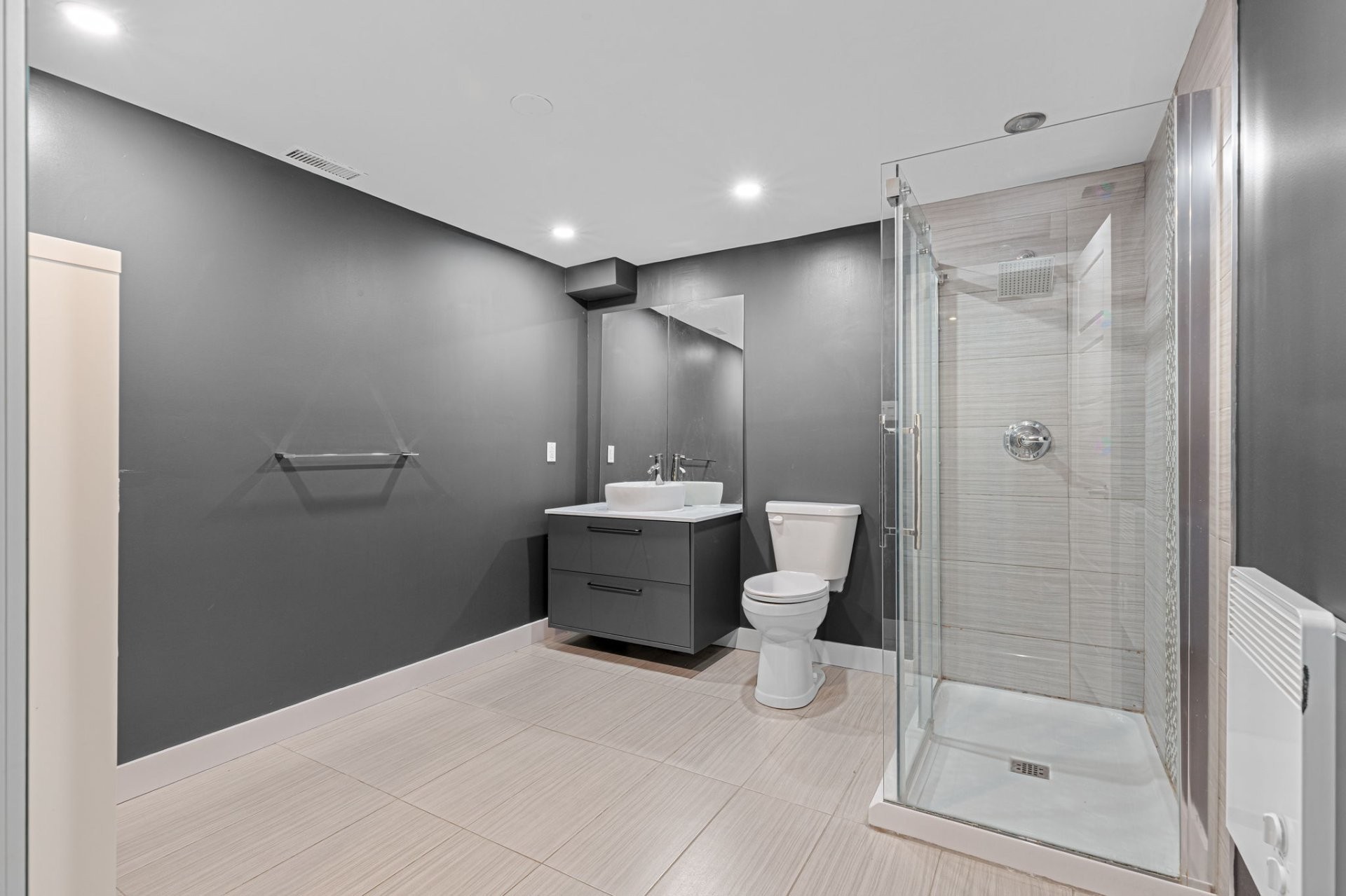 









1492


Boul. René-Gaultier

,
Varennes,




QC
J3X1L9


