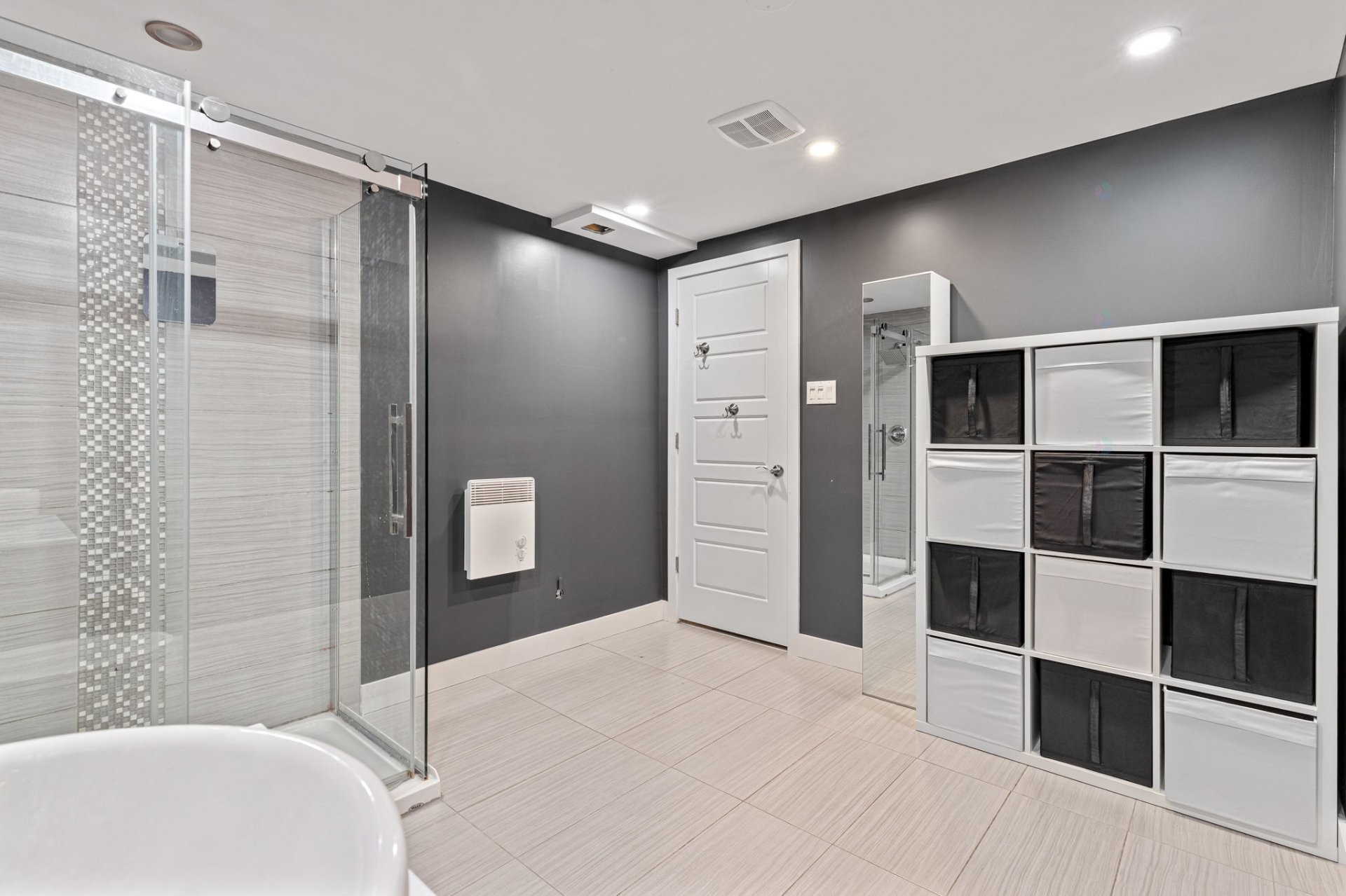 









1492


Boul. René-Gaultier

,
Varennes,




QC
J3X1L9

