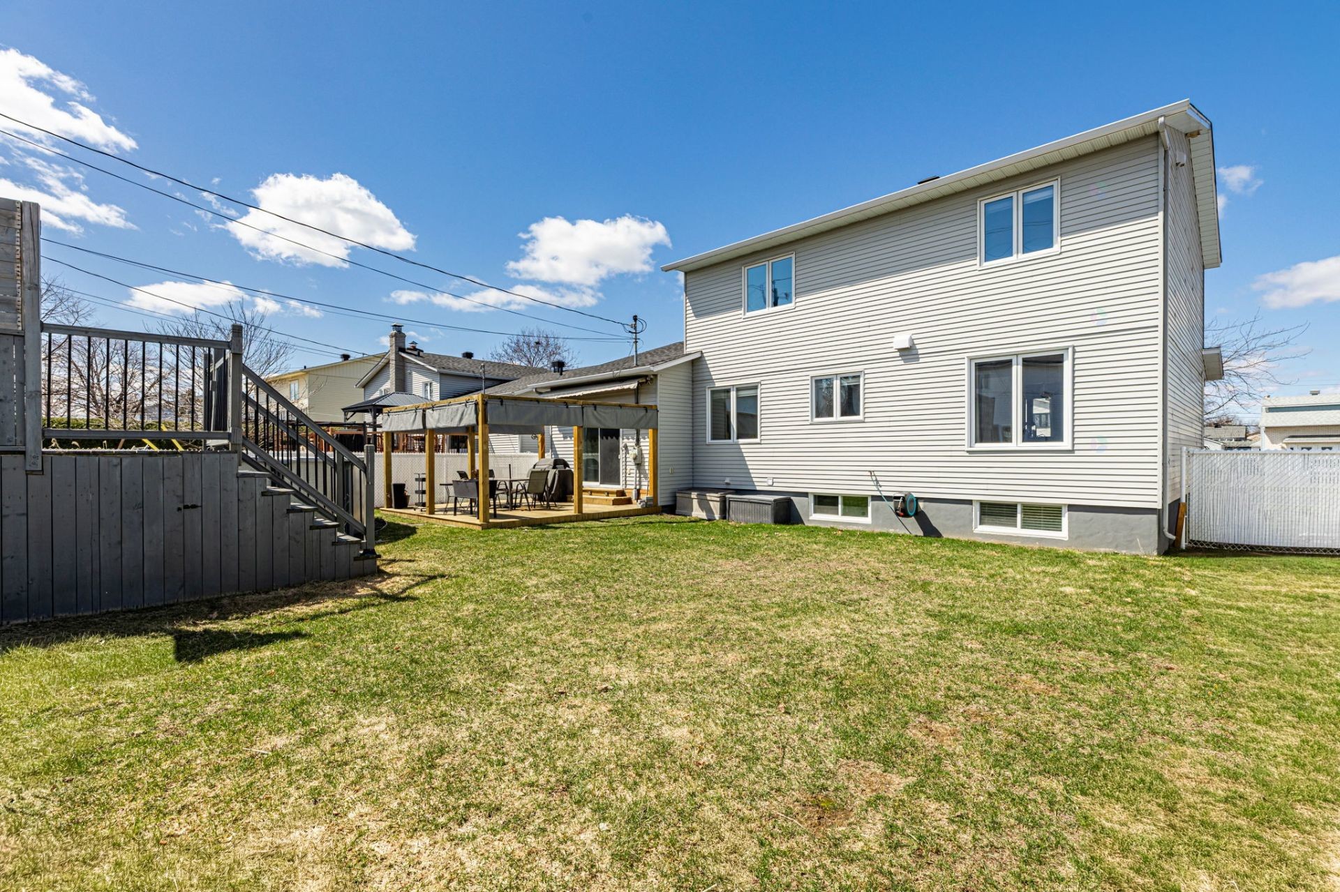 









1492


Boul. René-Gaultier

,
Varennes,




QC
J3X1L9

