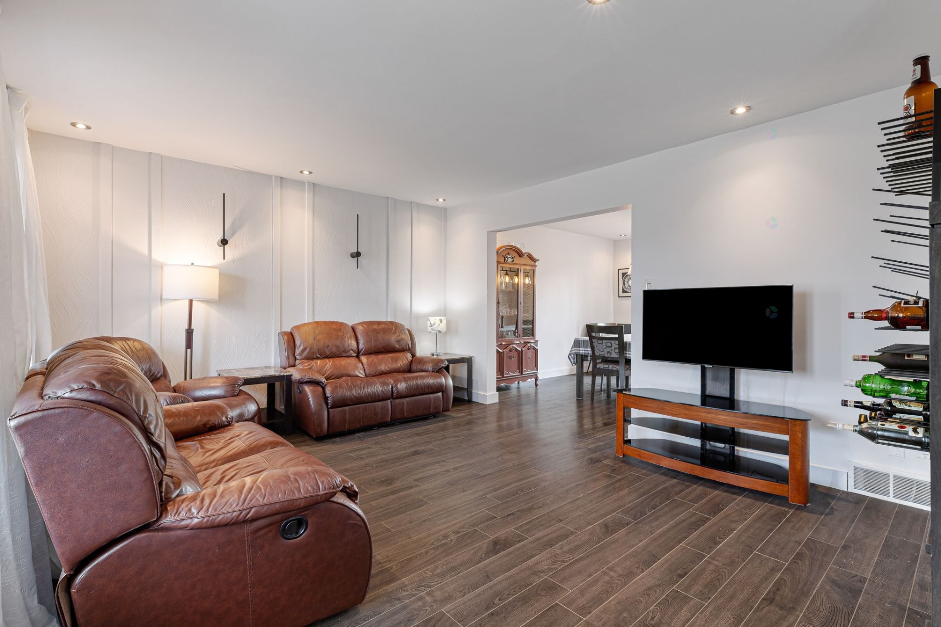 









1492


Boul. René-Gaultier

,
Varennes,




QC
J3X1L9

