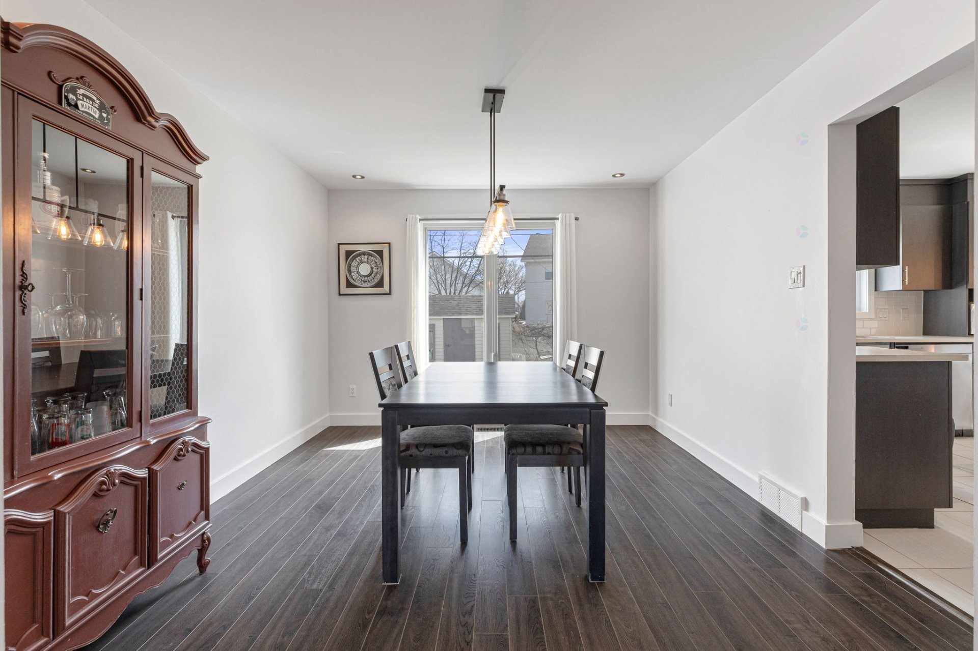 









1492


Boul. René-Gaultier

,
Varennes,




QC
J3X1L9

