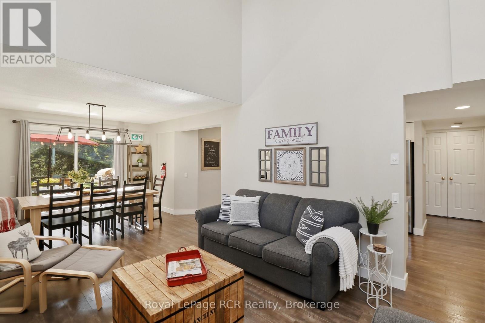 












113 - 110 FAIRWAY COURT

,
Blue Mountains,




Ontario
L9Y0P8


