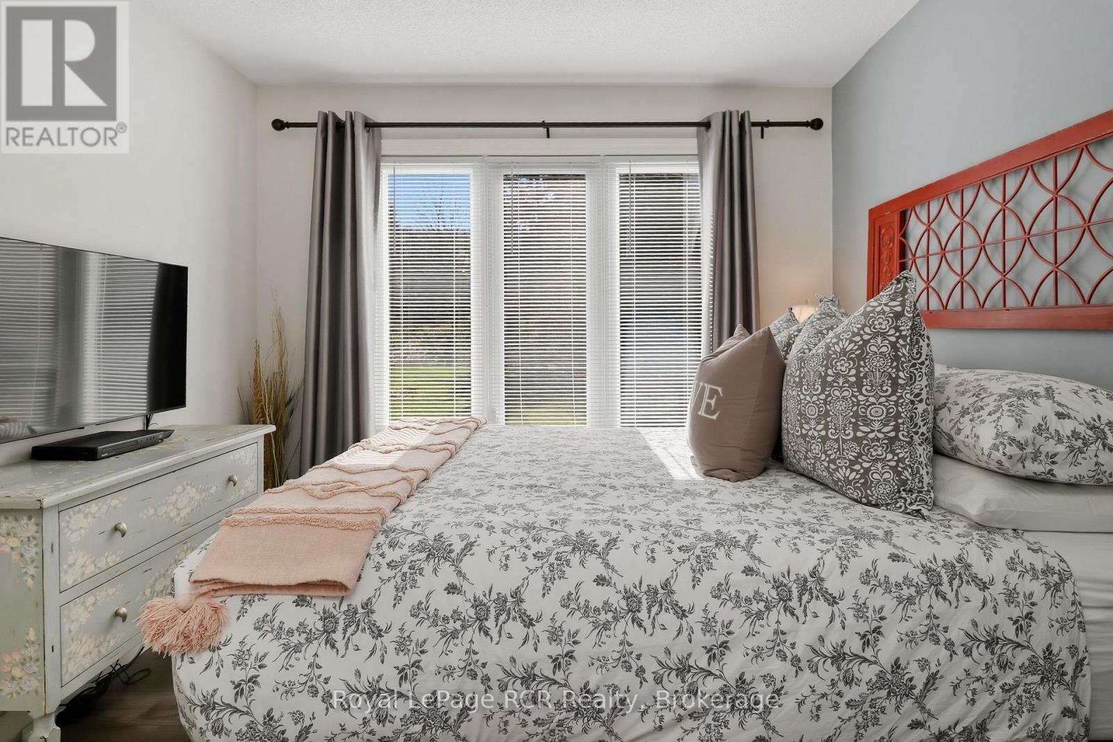 












113 - 110 FAIRWAY COURT

,
Blue Mountains,




Ontario
L9Y0P8

