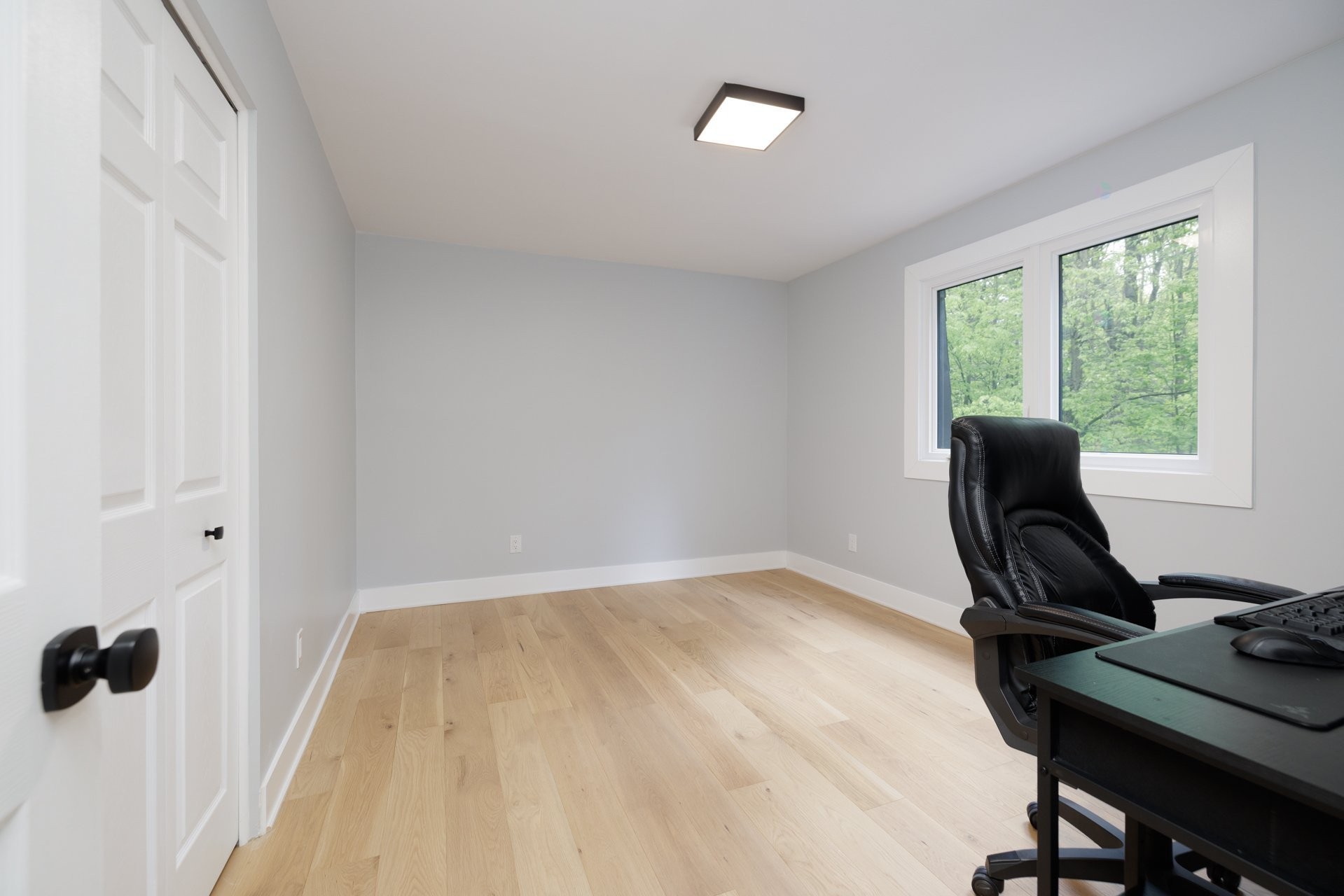 









2404


Place Jubilee

,
Saint-Lazare,




QC
J7T2B1

