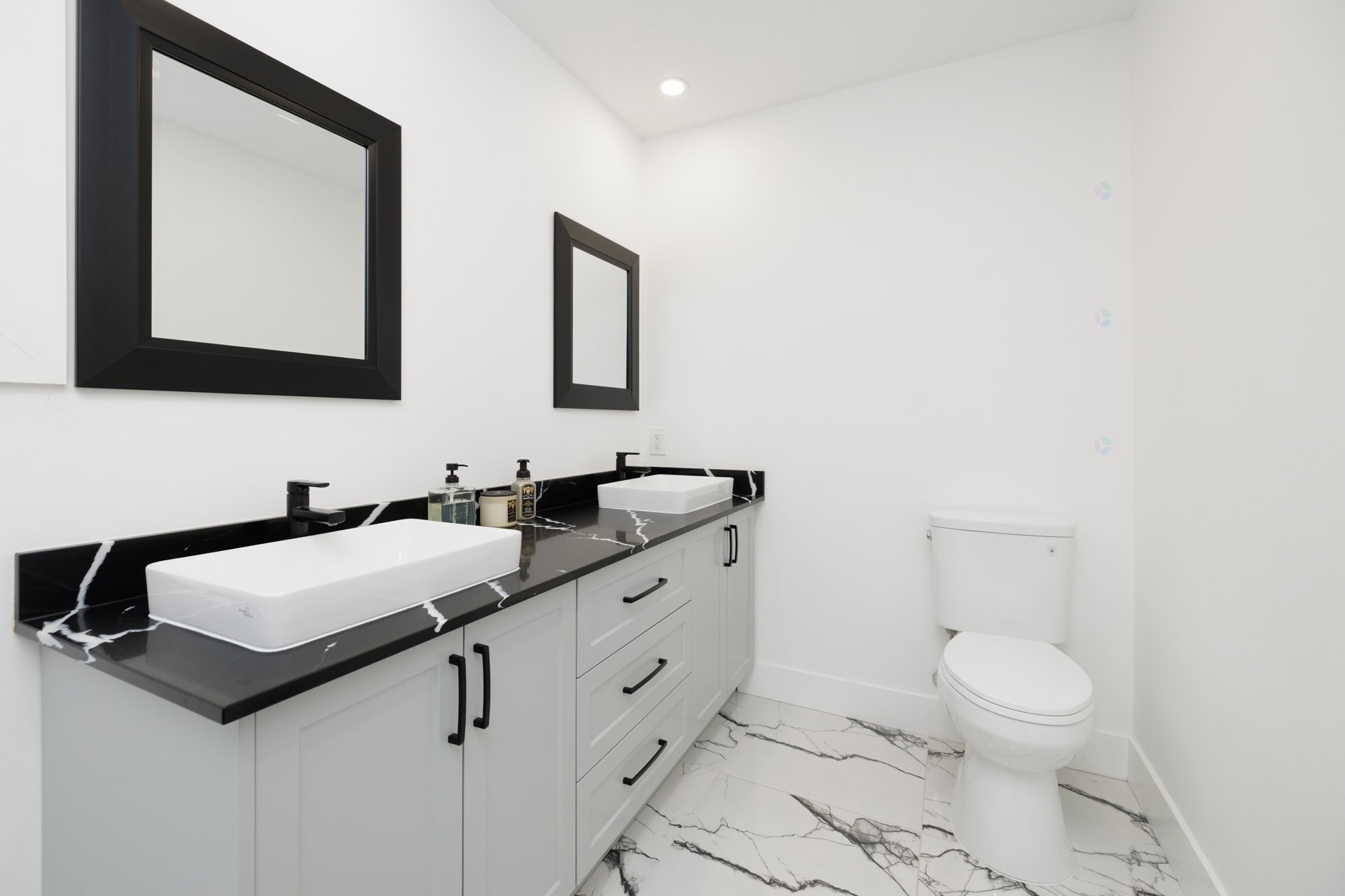 









2404


Place Jubilee

,
Saint-Lazare,




QC
J7T2B1

