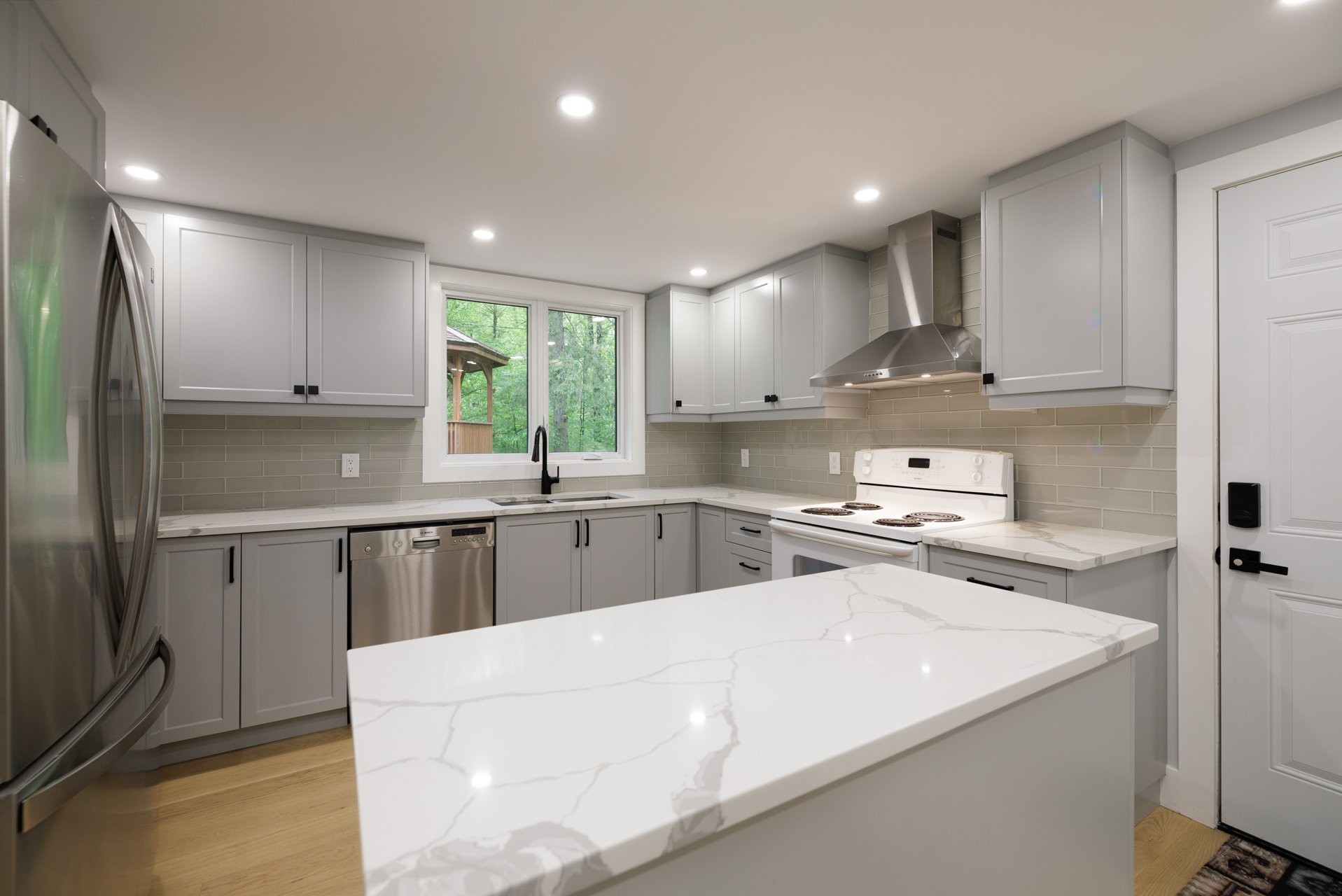 









2404


Place Jubilee

,
Saint-Lazare,




QC
J7T2B1

