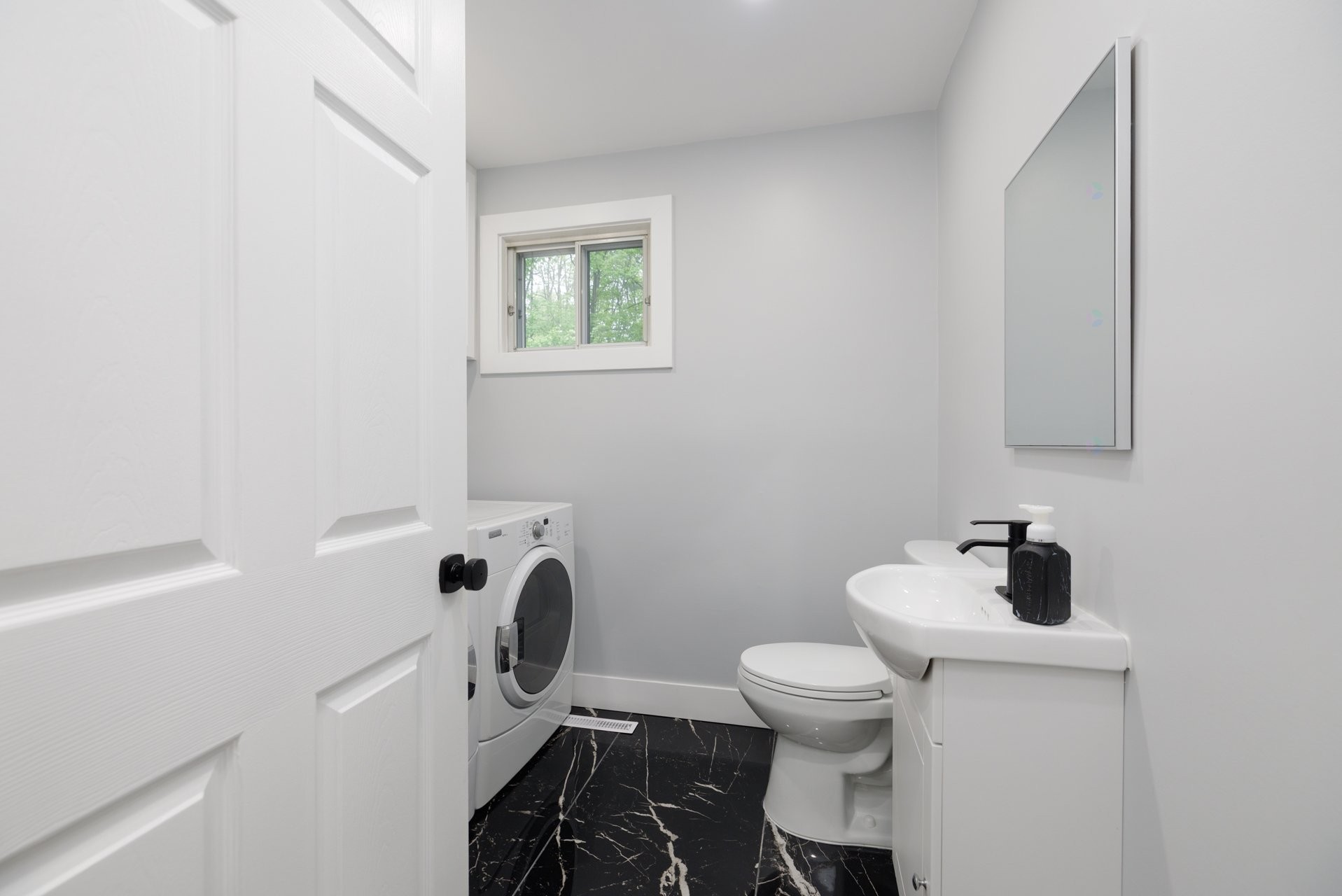









2404


Place Jubilee

,
Saint-Lazare,




QC
J7T2B1

