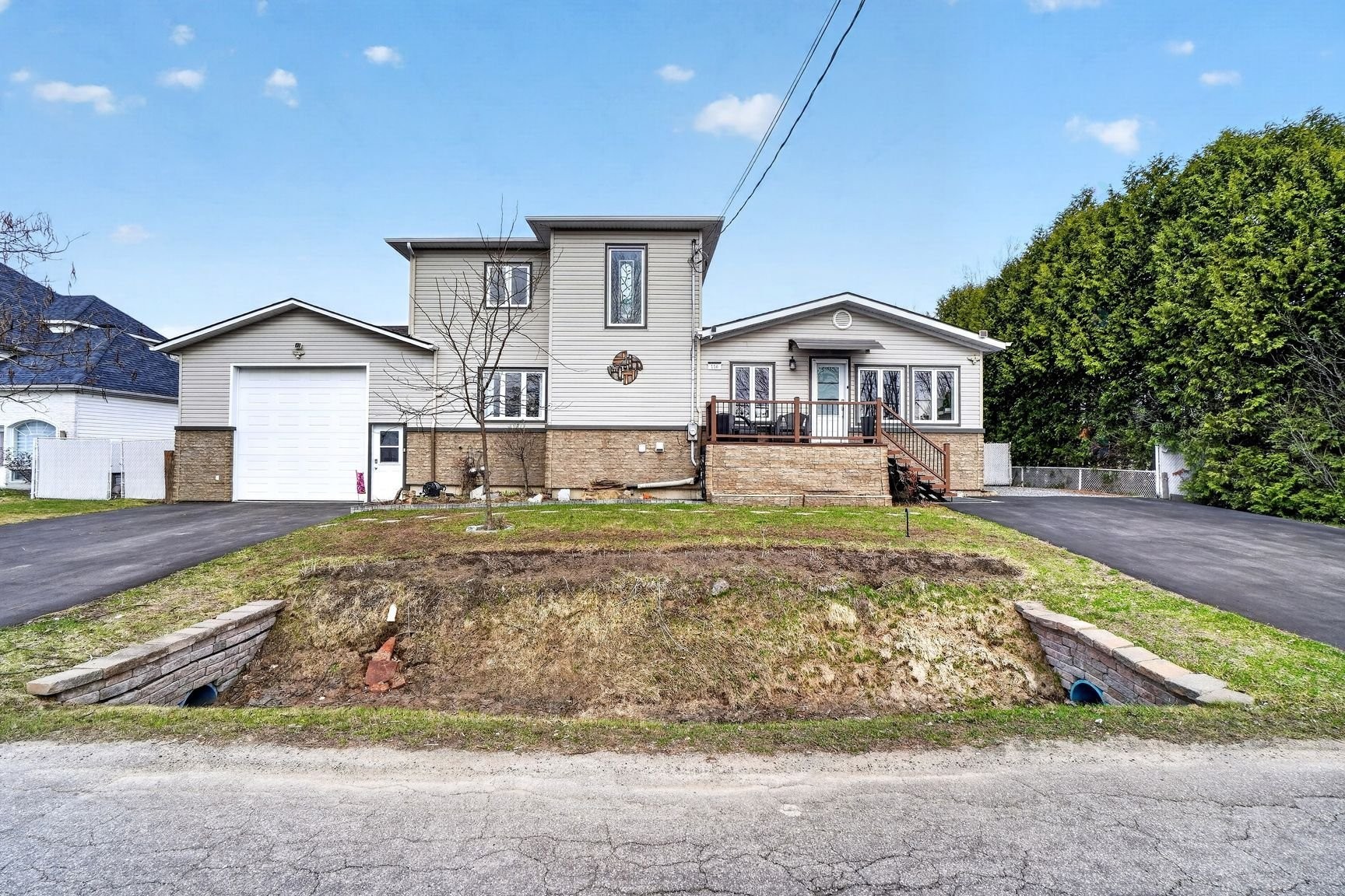 









116


Rue Béram

,
L'Épiphanie,




QC
J5X3J5

