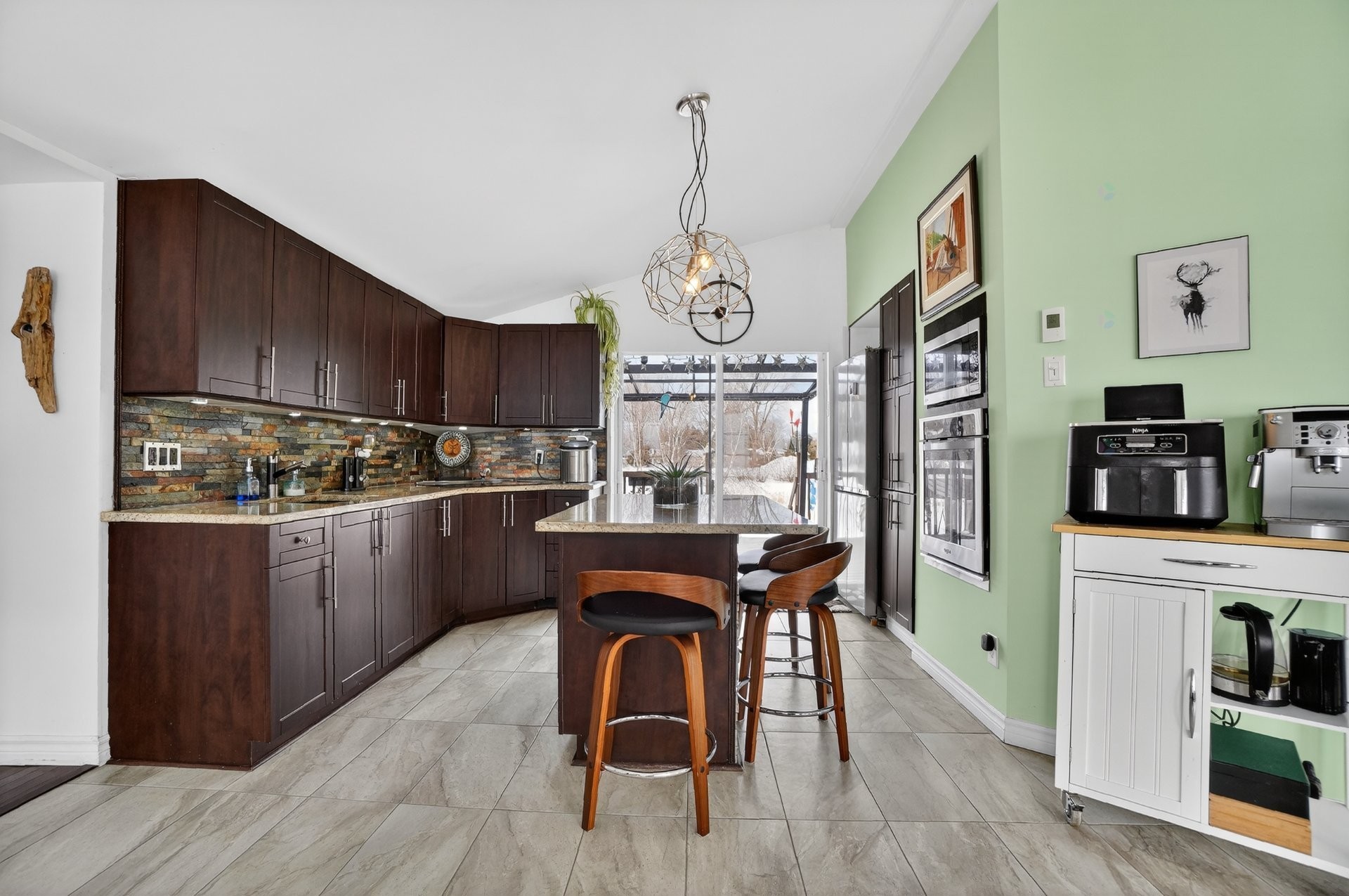 









116


Rue Béram

,
L'Épiphanie,




QC
J5X3J5

