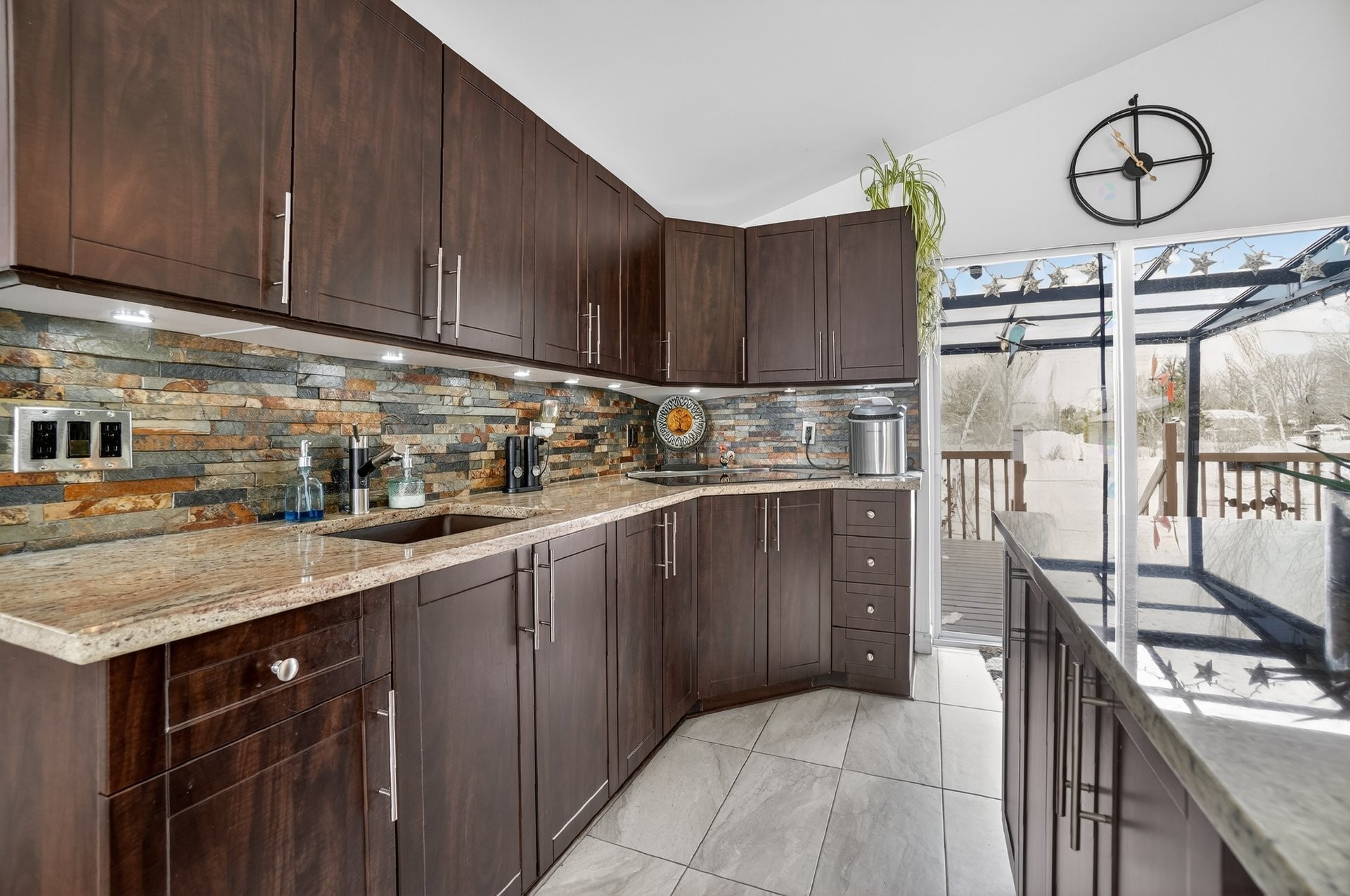 









116


Rue Béram

,
L'Épiphanie,




QC
J5X3J5

