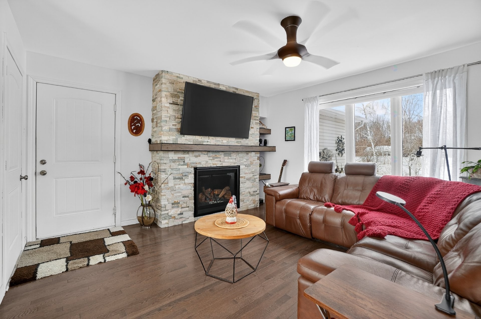 









116


Rue Béram

,
L'Épiphanie,




QC
J5X3J5

