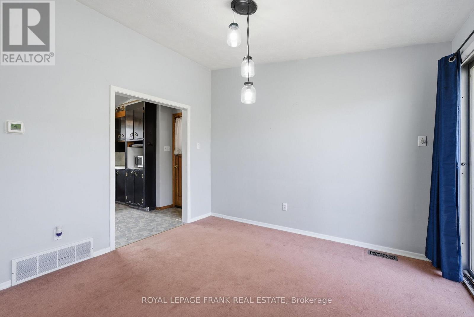 












30 MAPLE CRESCENT

,
Kawartha Lakes (Lindsay),




Ontario
K9V2R7

