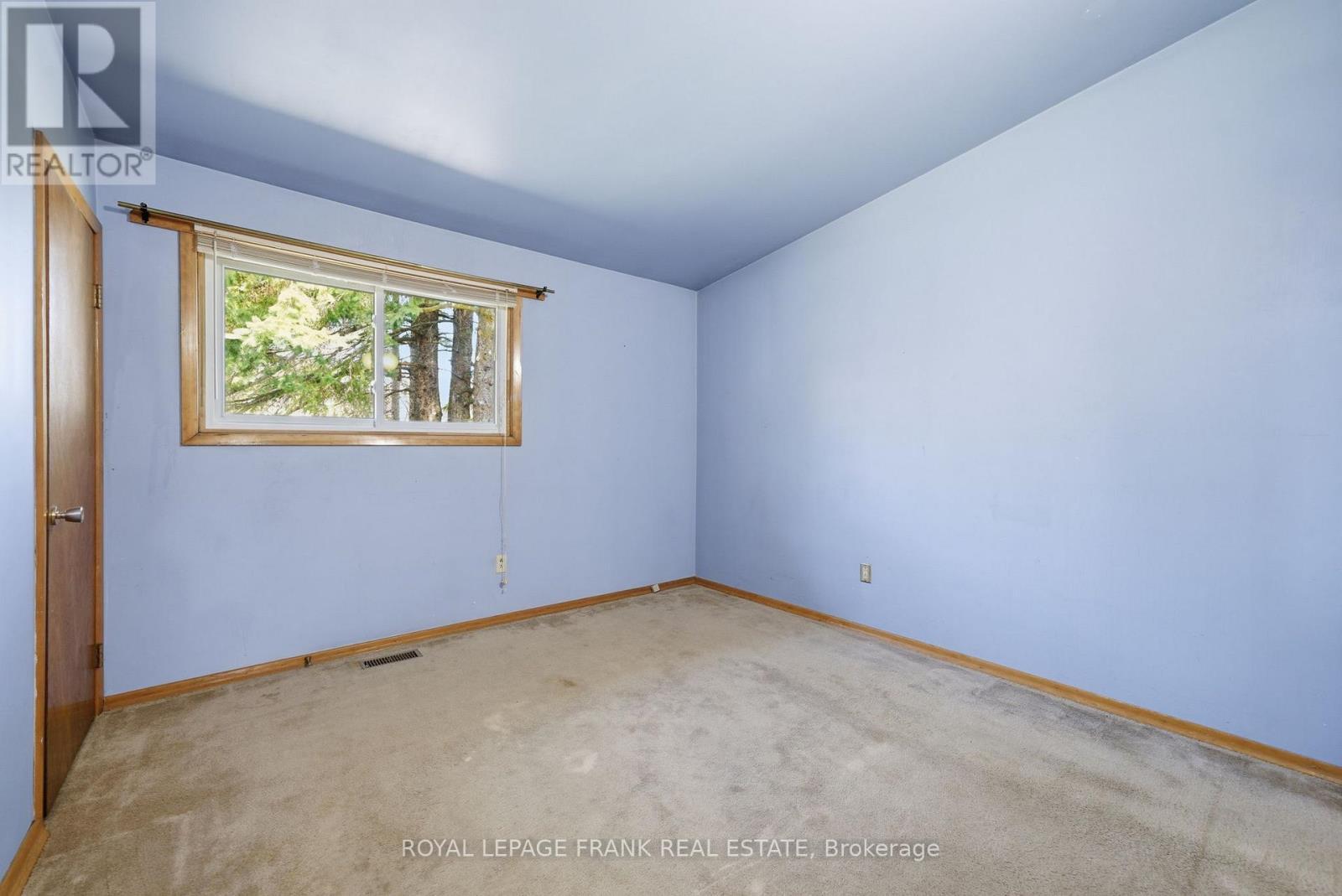 












30 MAPLE CRESCENT

,
Kawartha Lakes (Lindsay),




Ontario
K9V2R7


