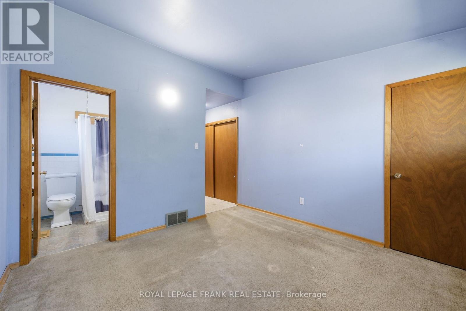 












30 MAPLE CRESCENT

,
Kawartha Lakes (Lindsay),




Ontario
K9V2R7

