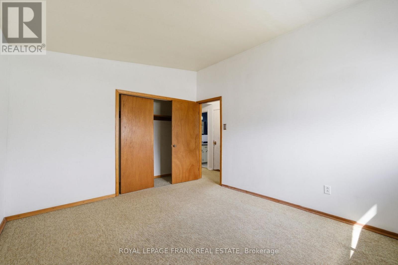 












30 MAPLE CRESCENT

,
Kawartha Lakes (Lindsay),




Ontario
K9V2R7

