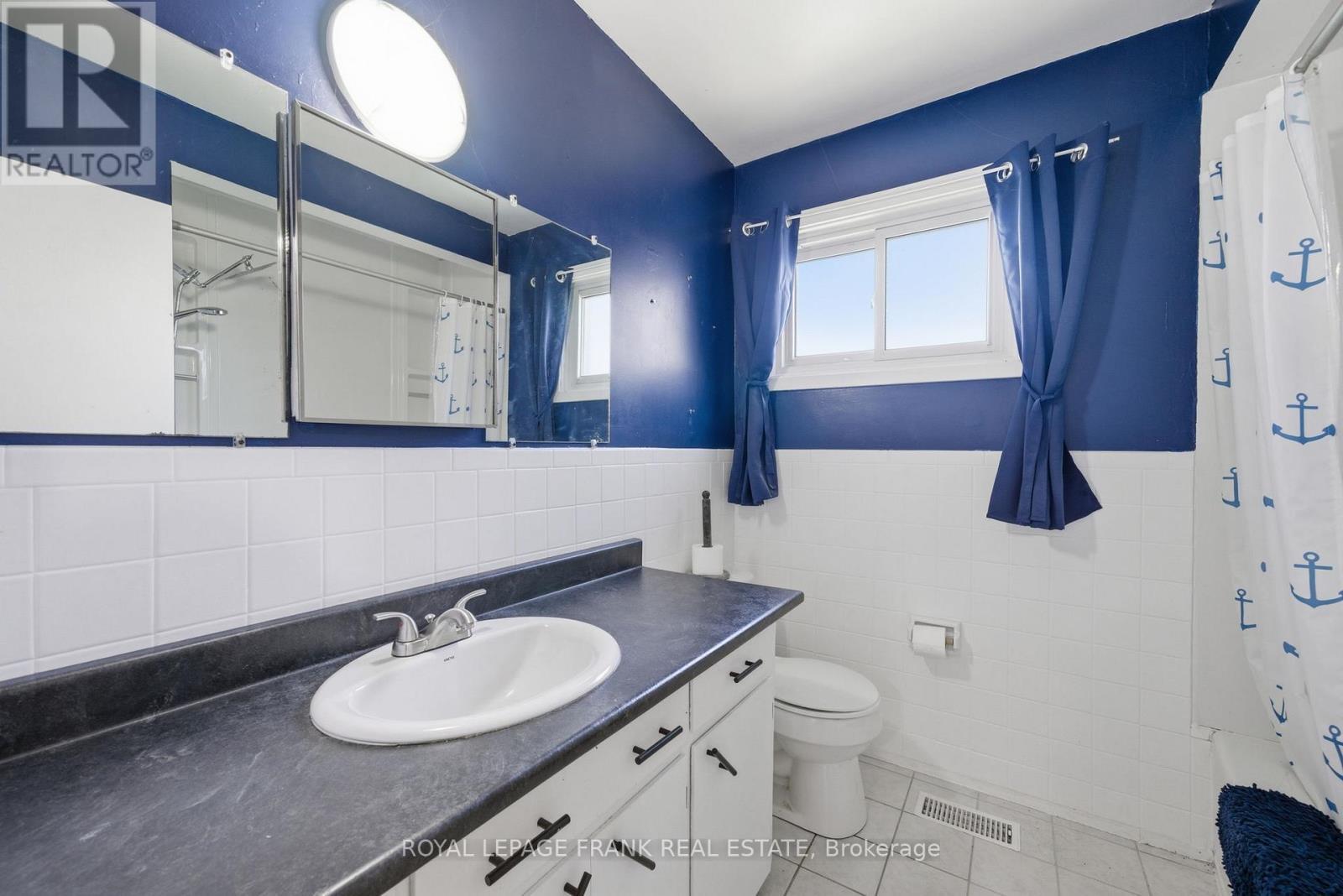












30 MAPLE CRESCENT

,
Kawartha Lakes (Lindsay),




Ontario
K9V2R7

