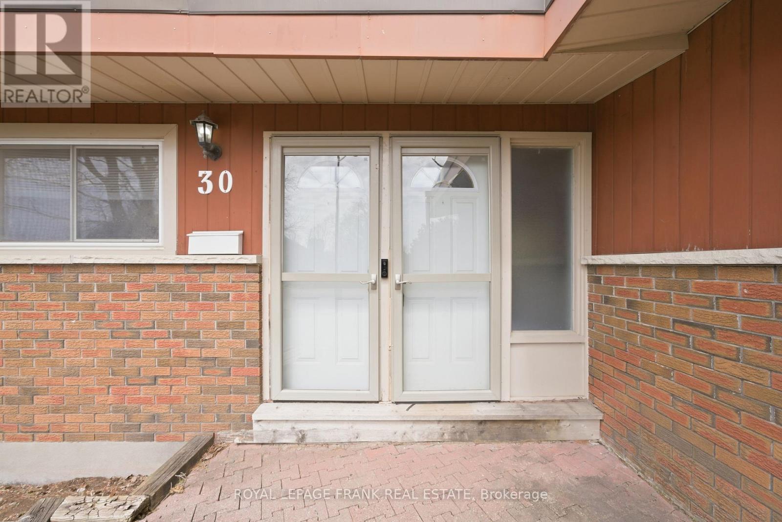 












30 MAPLE CRESCENT

,
Kawartha Lakes (Lindsay),




Ontario
K9V2R7

