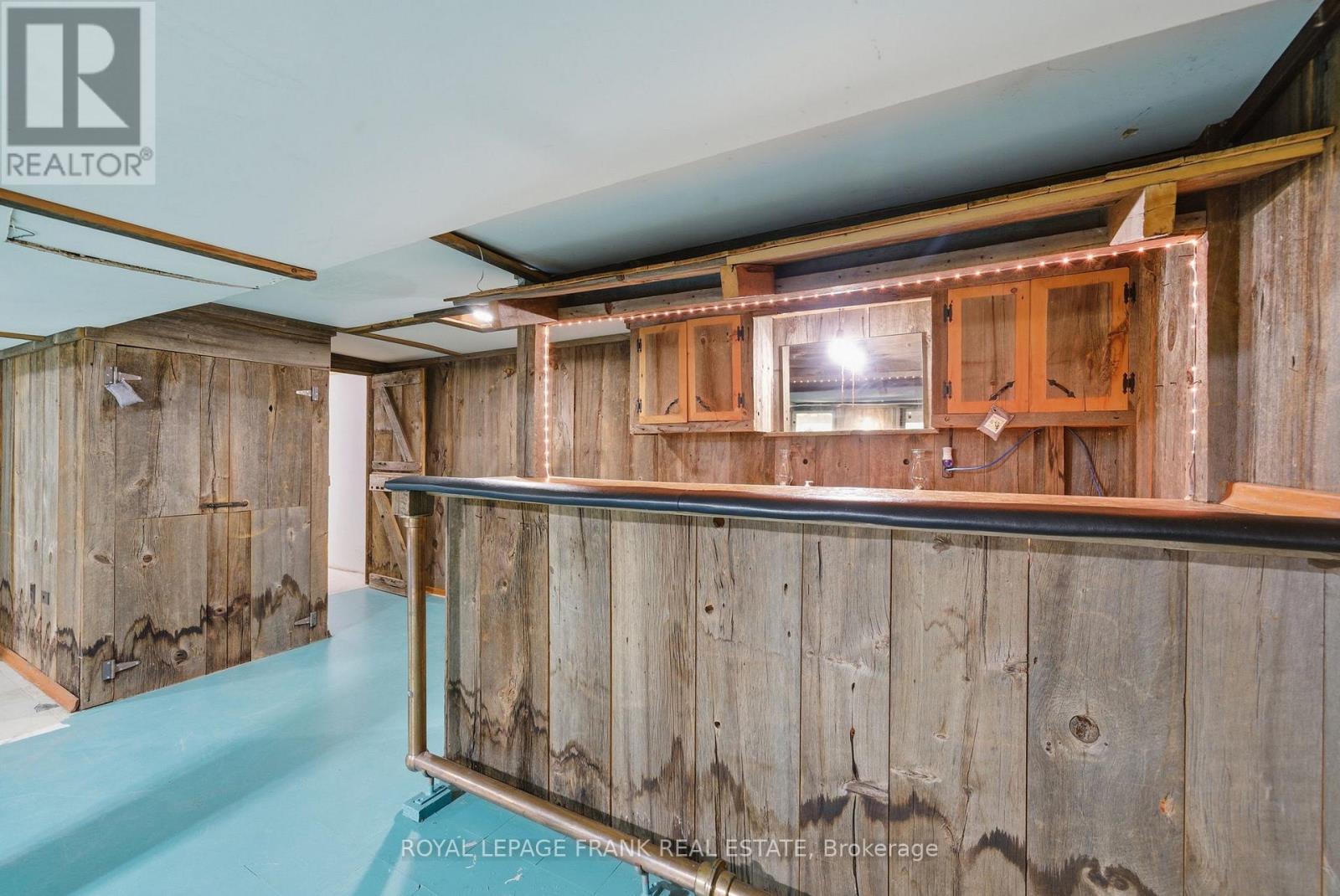 












30 MAPLE CRESCENT

,
Kawartha Lakes (Lindsay),




Ontario
K9V2R7

