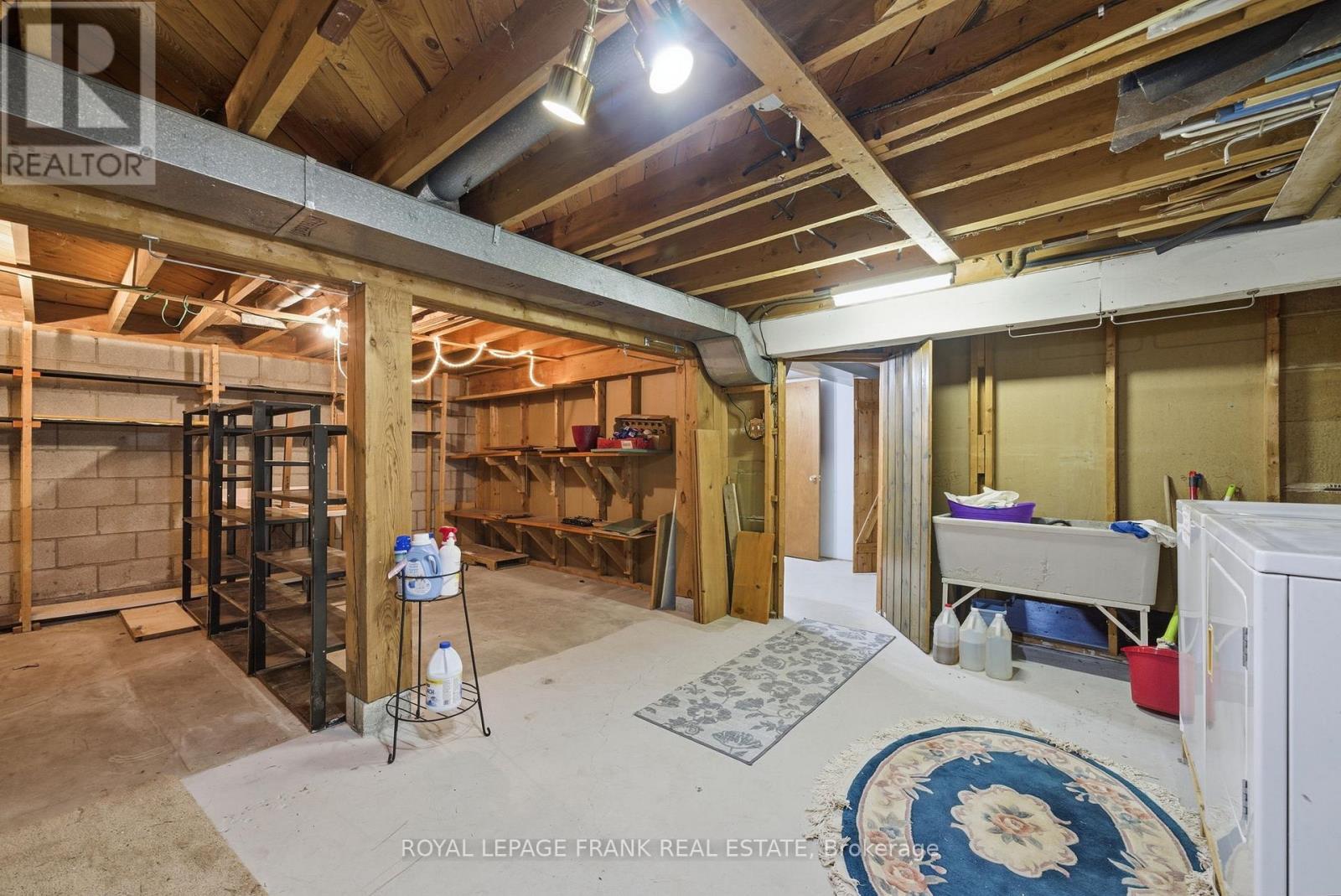 












30 MAPLE CRESCENT

,
Kawartha Lakes (Lindsay),




Ontario
K9V2R7

