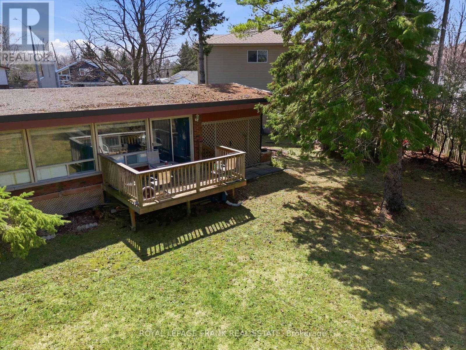 












30 MAPLE CRESCENT

,
Kawartha Lakes (Lindsay),




Ontario
K9V2R7

