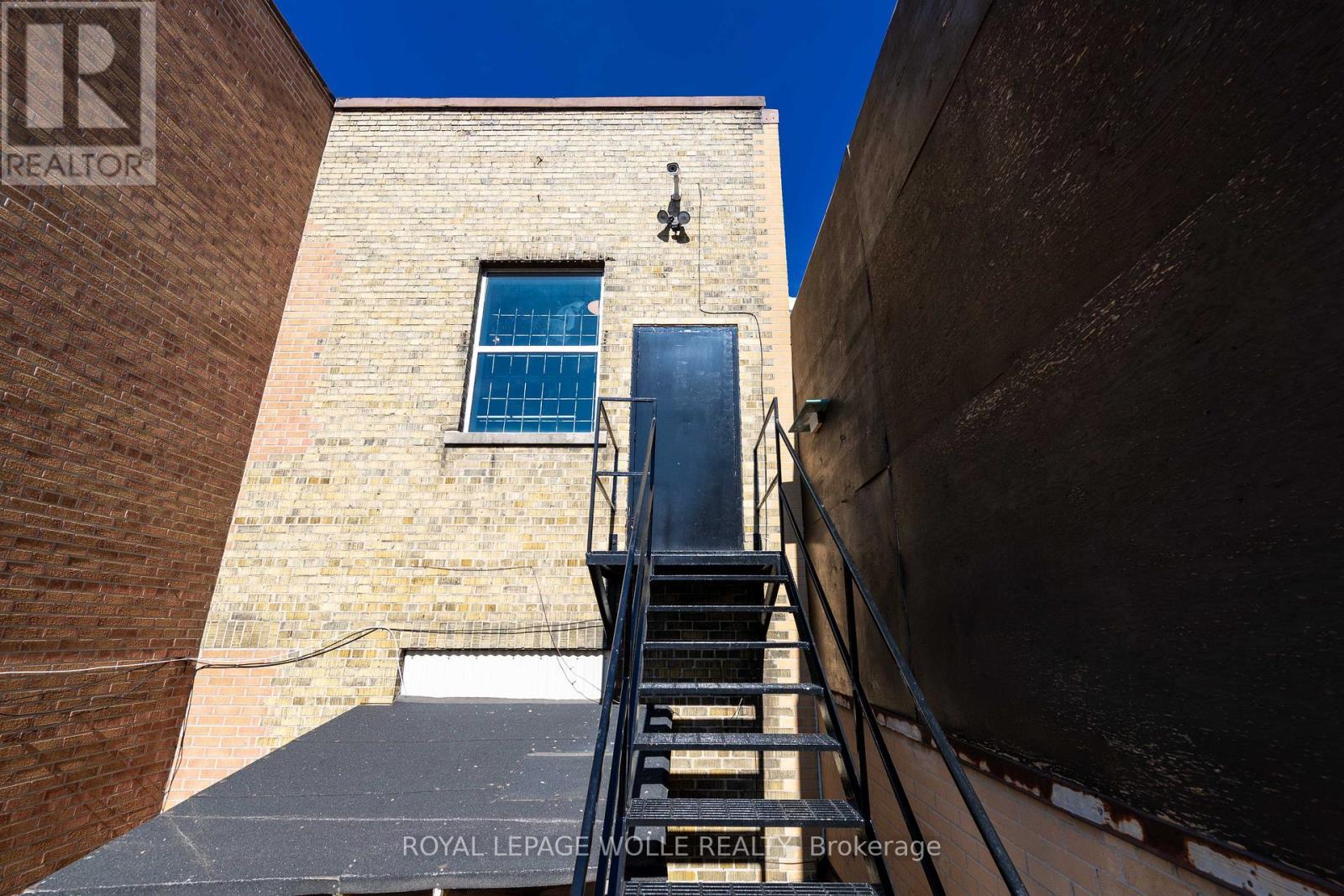 












19 KING STREET E

,
Kitchener,




Ontario
N2G2K4

