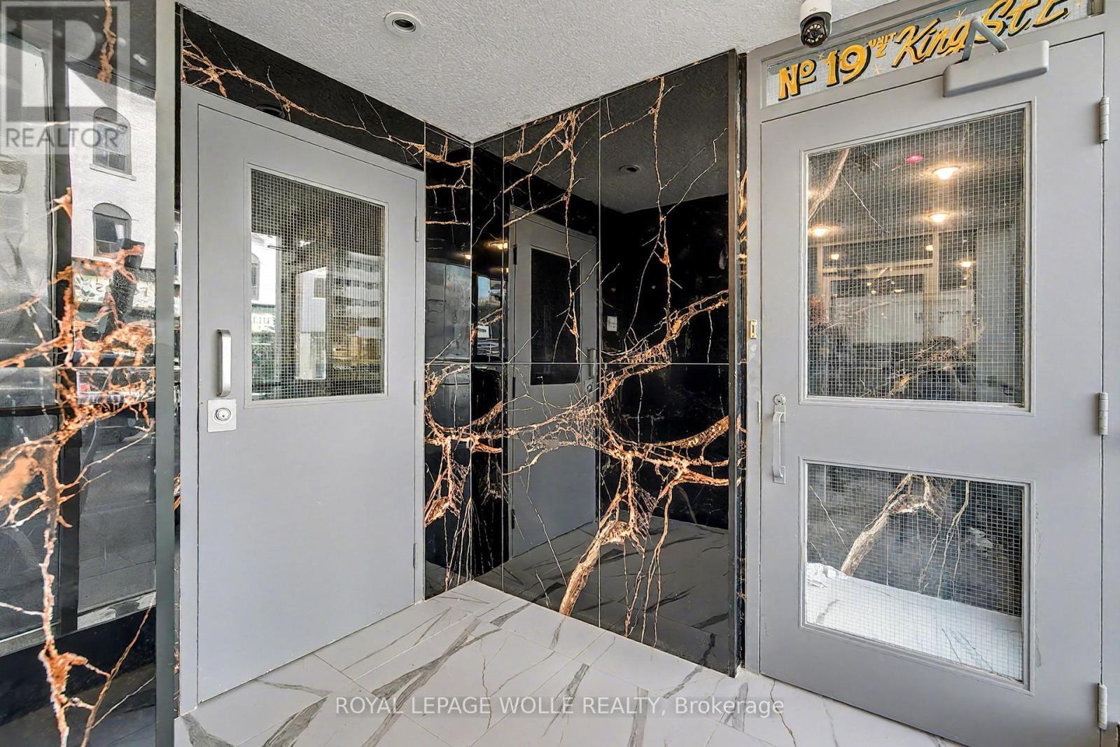 












19 KING STREET E

,
Kitchener,




Ontario
N2G2K4

