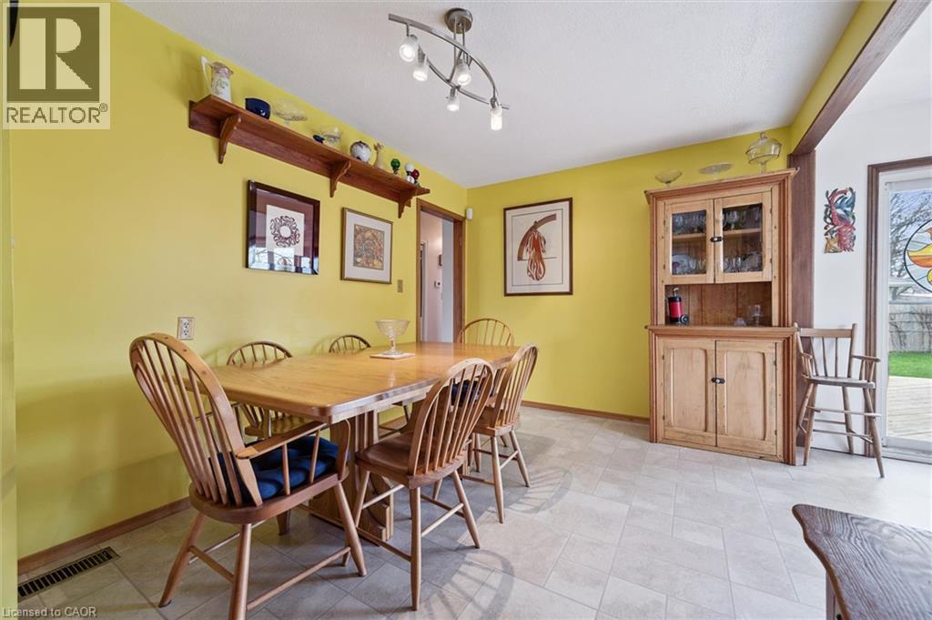 












26 PARKHILL Court

,
Kitchener,




Ontario
N2C2C4

