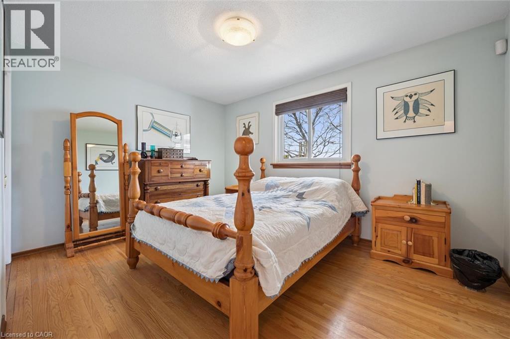 












26 PARKHILL Court

,
Kitchener,




Ontario
N2C2C4

