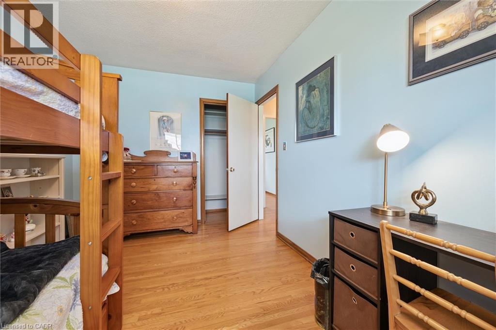 












26 PARKHILL Court

,
Kitchener,




Ontario
N2C2C4

