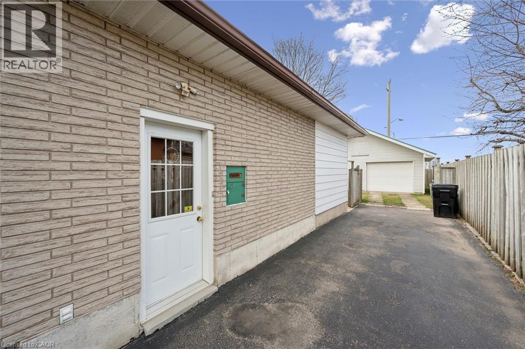 












26 PARKHILL Court

,
Kitchener,




Ontario
N2C2C4

