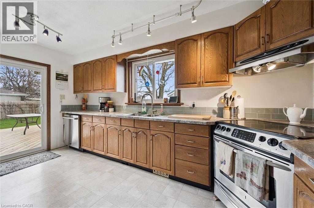 












26 PARKHILL Court

,
Kitchener,




Ontario
N2C2C4

